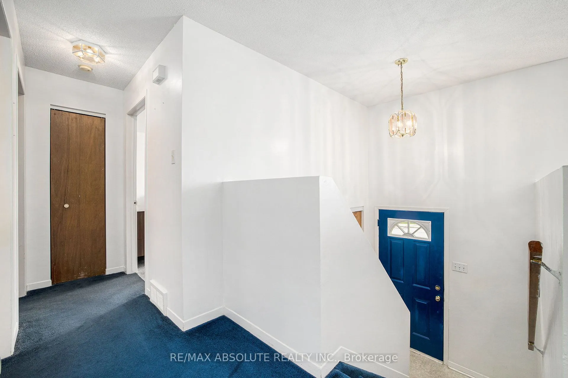 99 Edward Street S