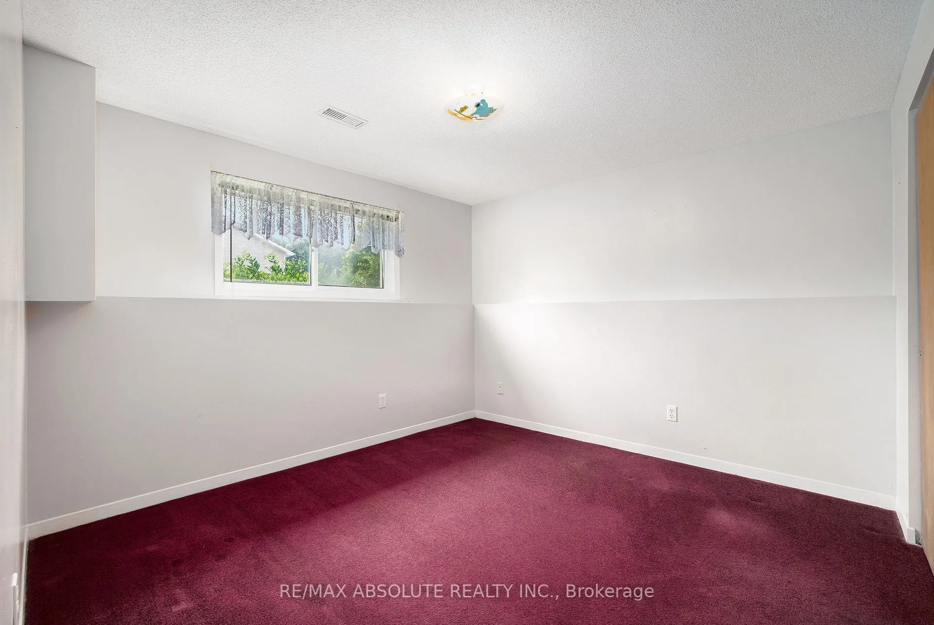 99 Edward Street S