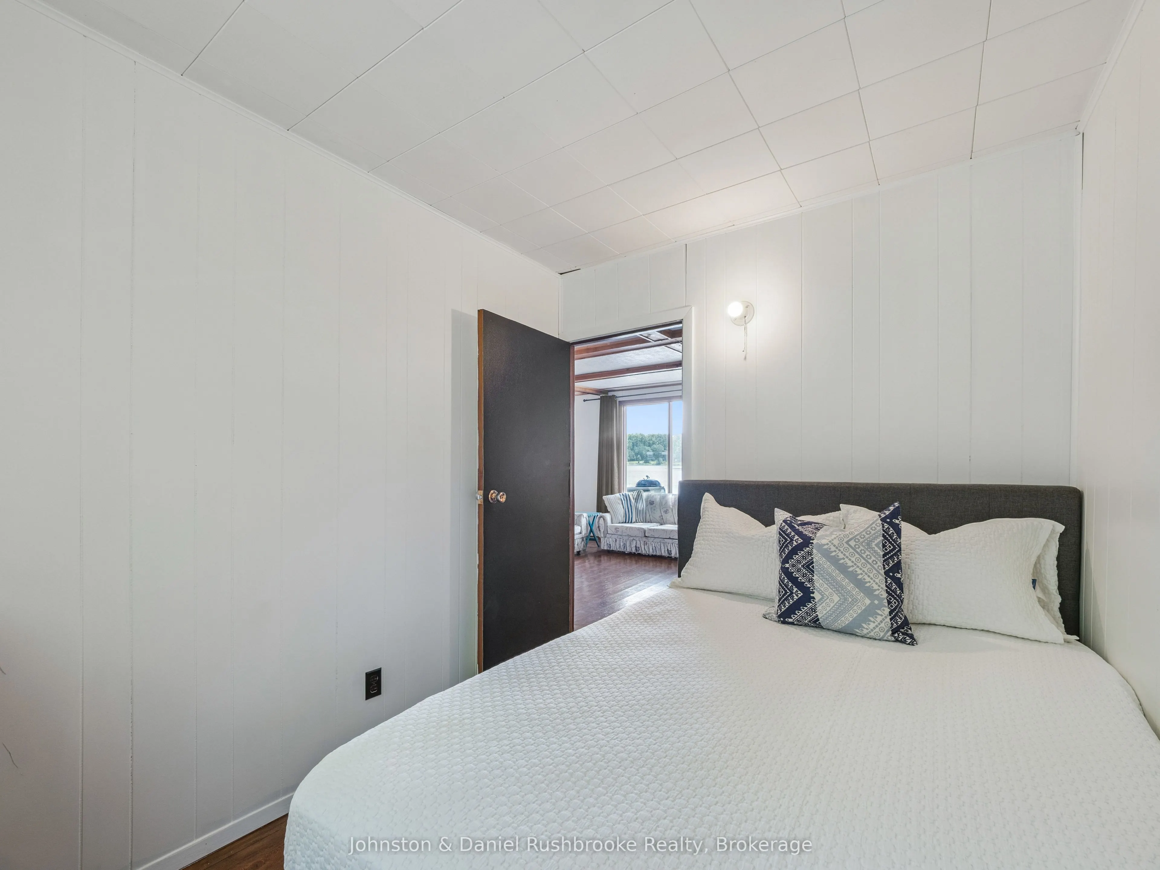 1102 Ridge Road, #4