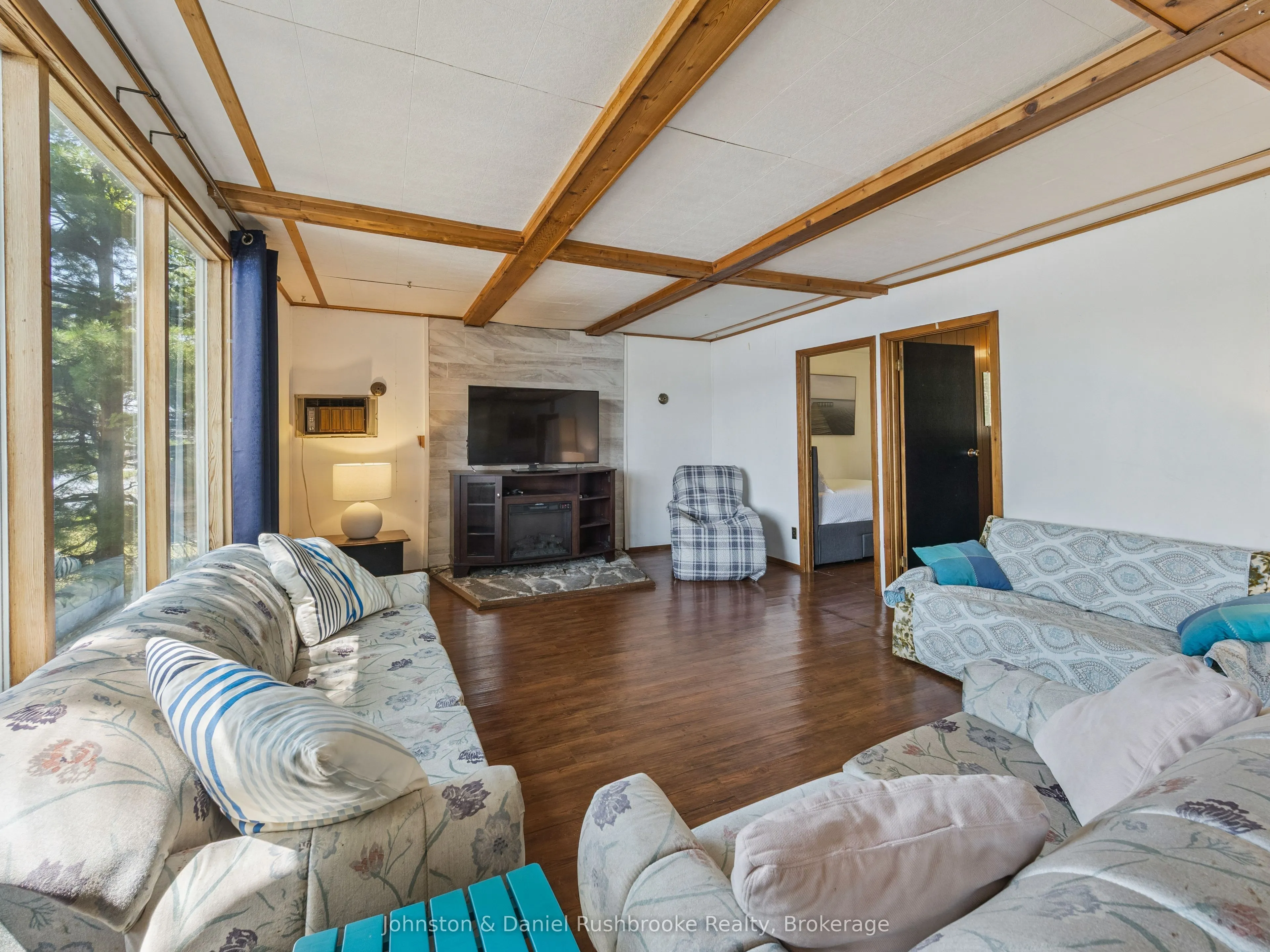 1102 Ridge Road, #4