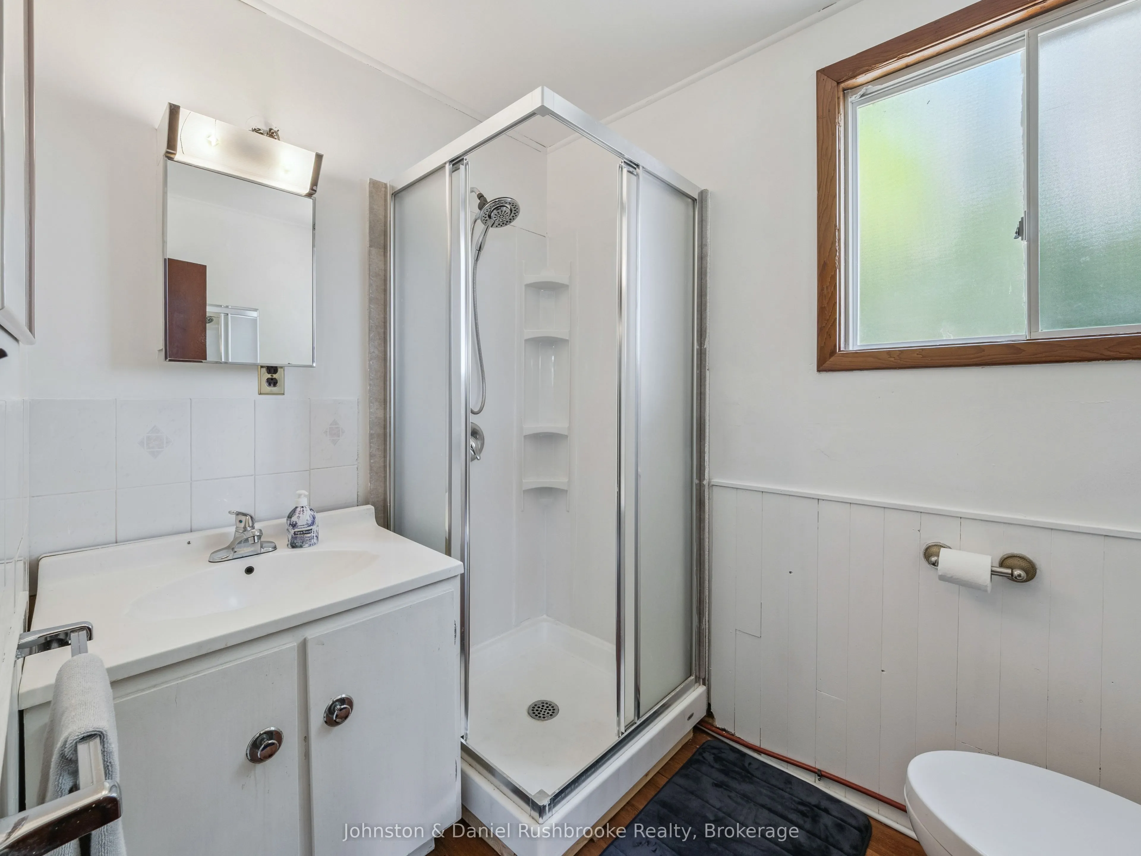 1102 Ridge Road, #4