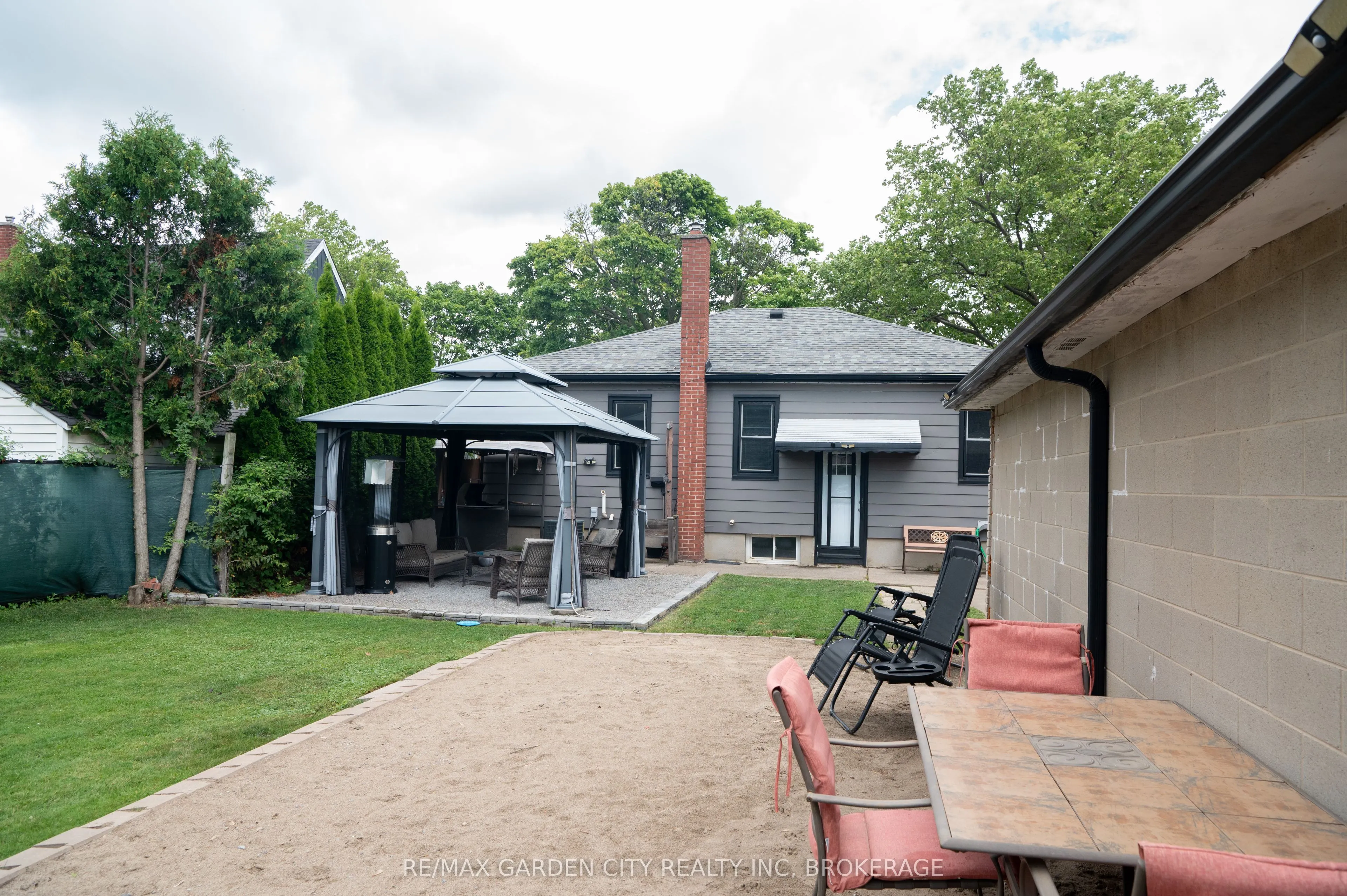 37 Mcdonald Avenue