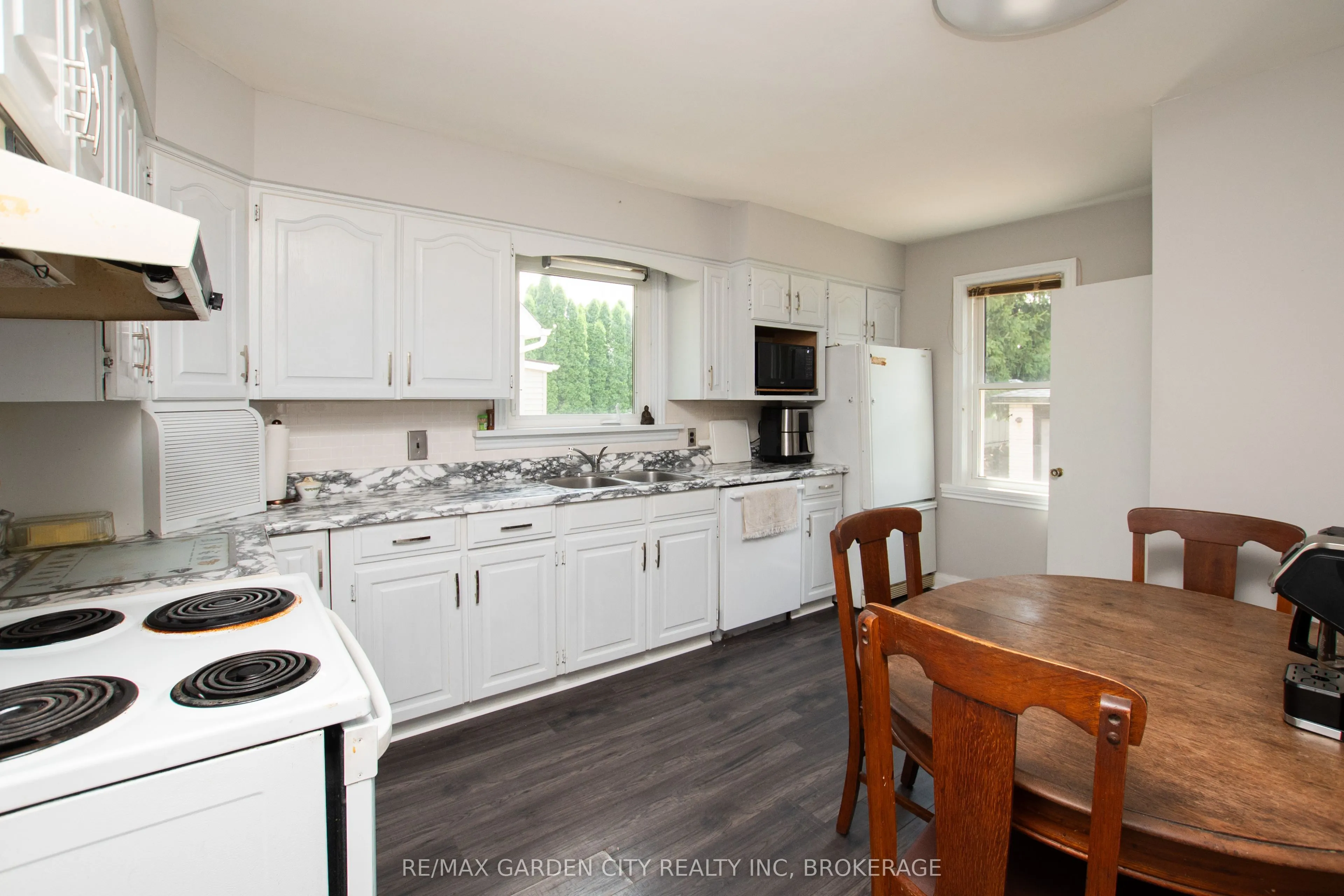 37 Mcdonald Avenue