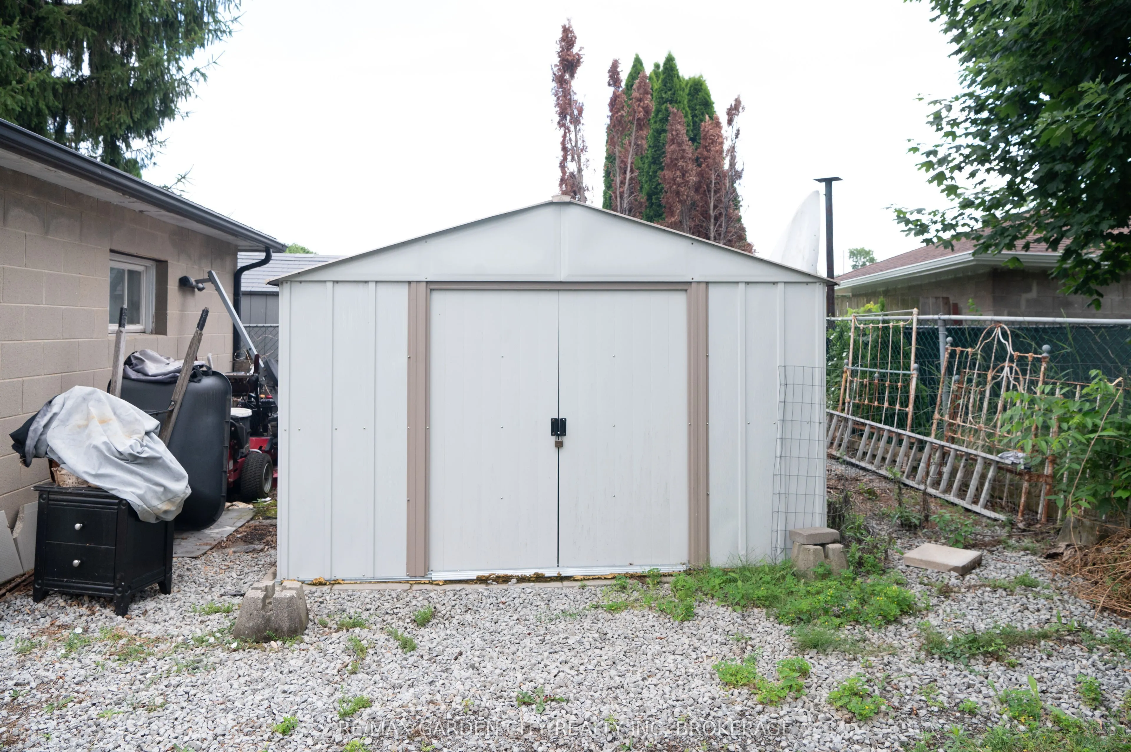 37 Mcdonald Avenue