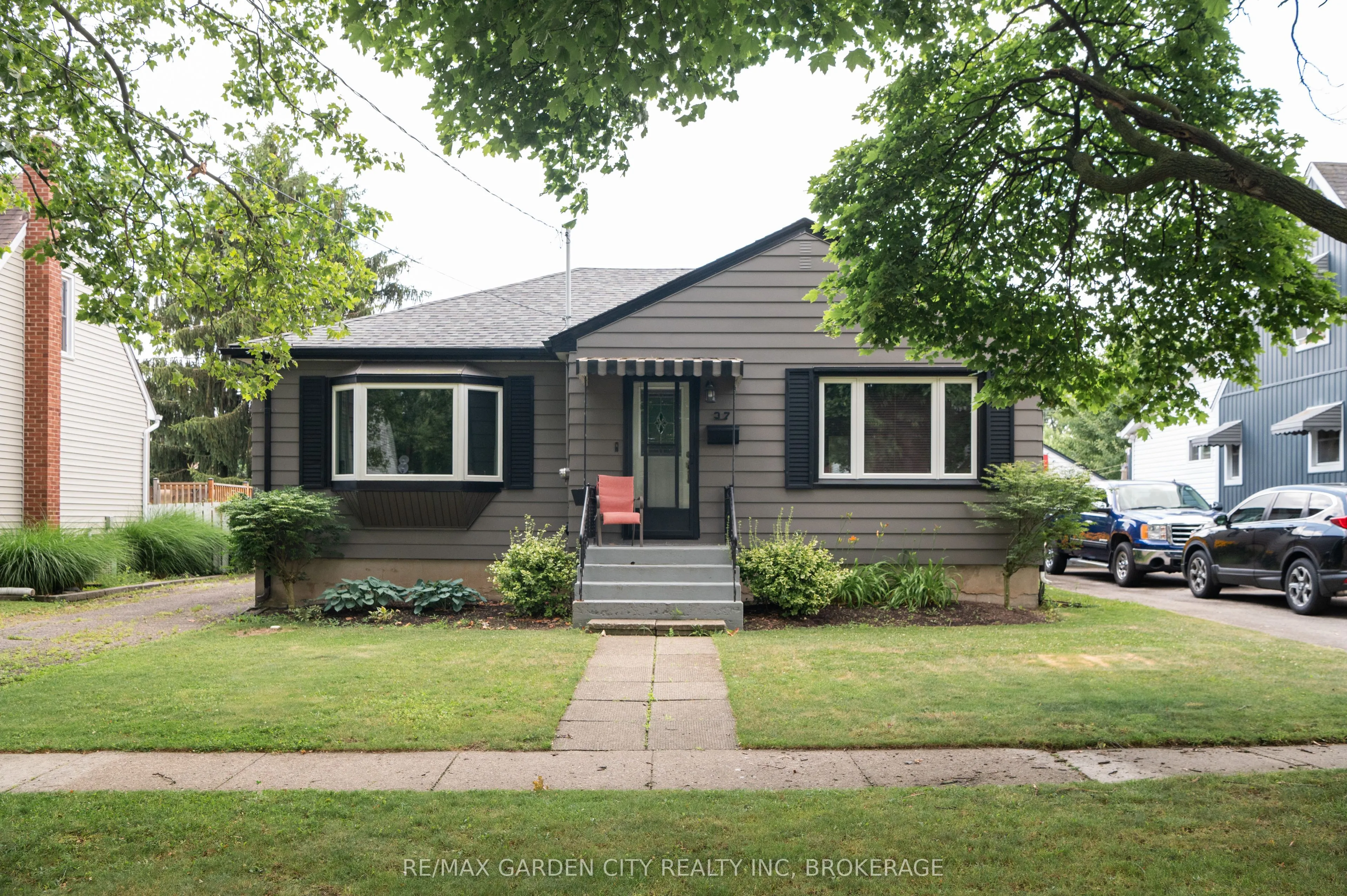 37 Mcdonald Avenue