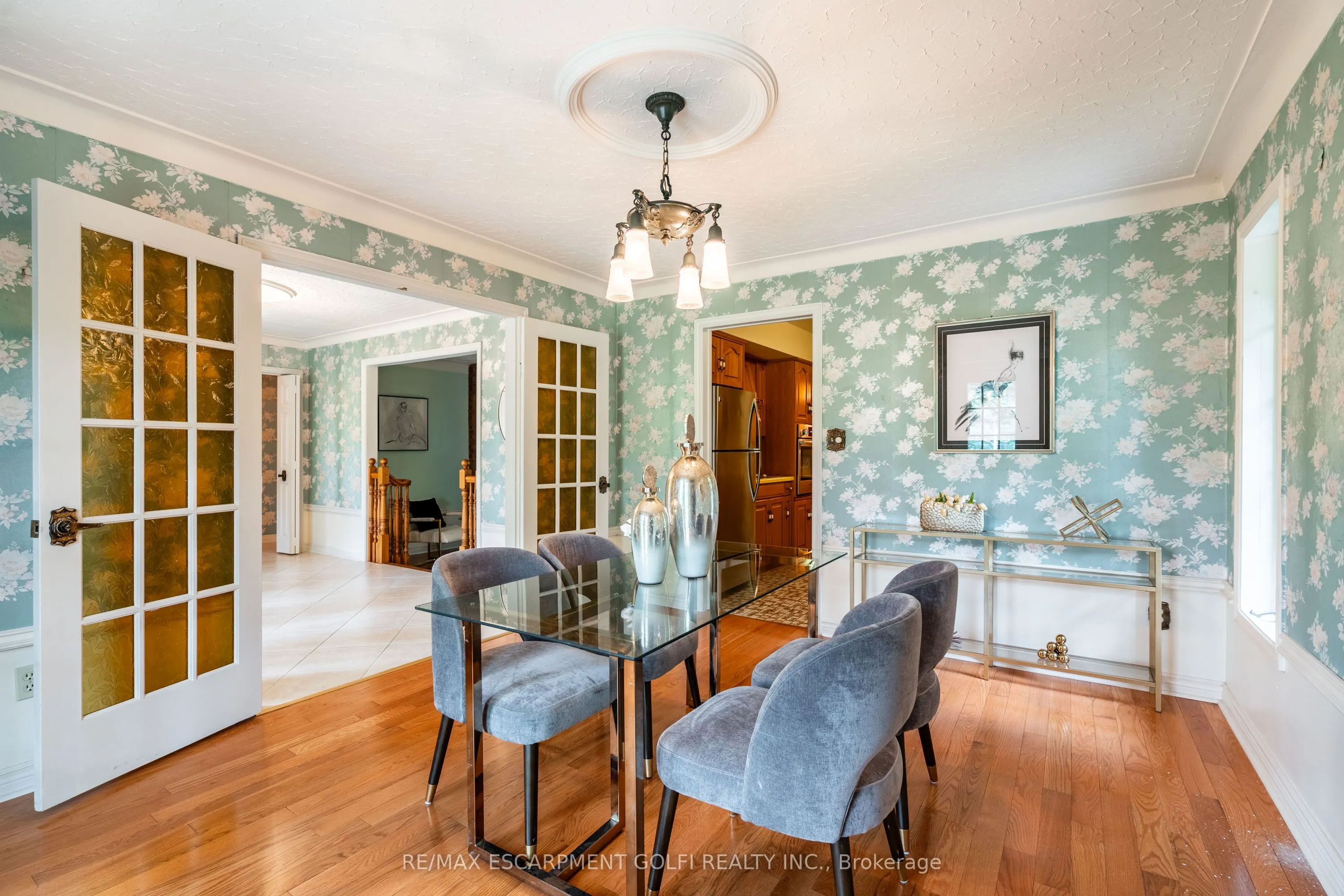2083 HOLLOW Road