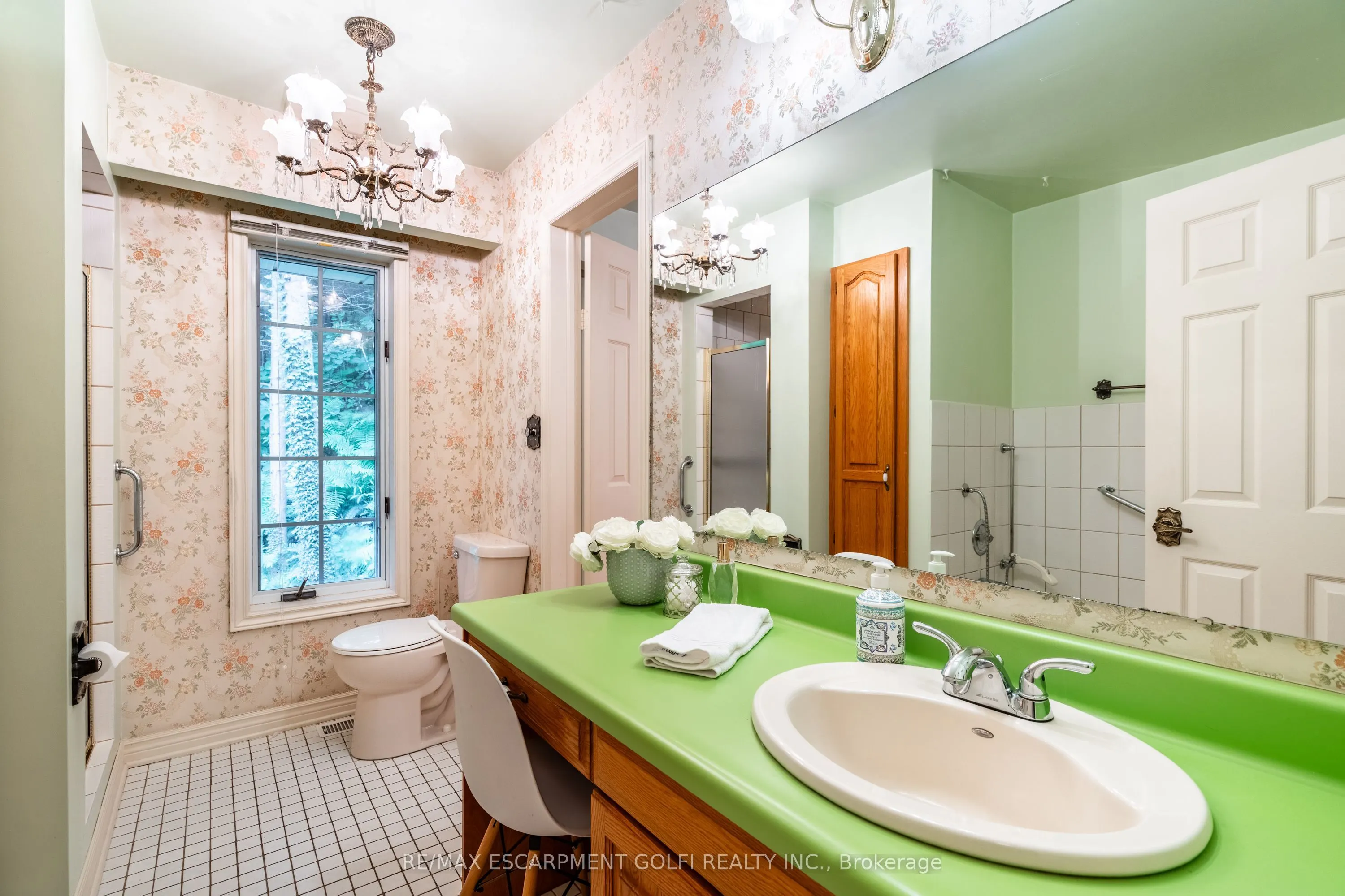 2083 HOLLOW Road