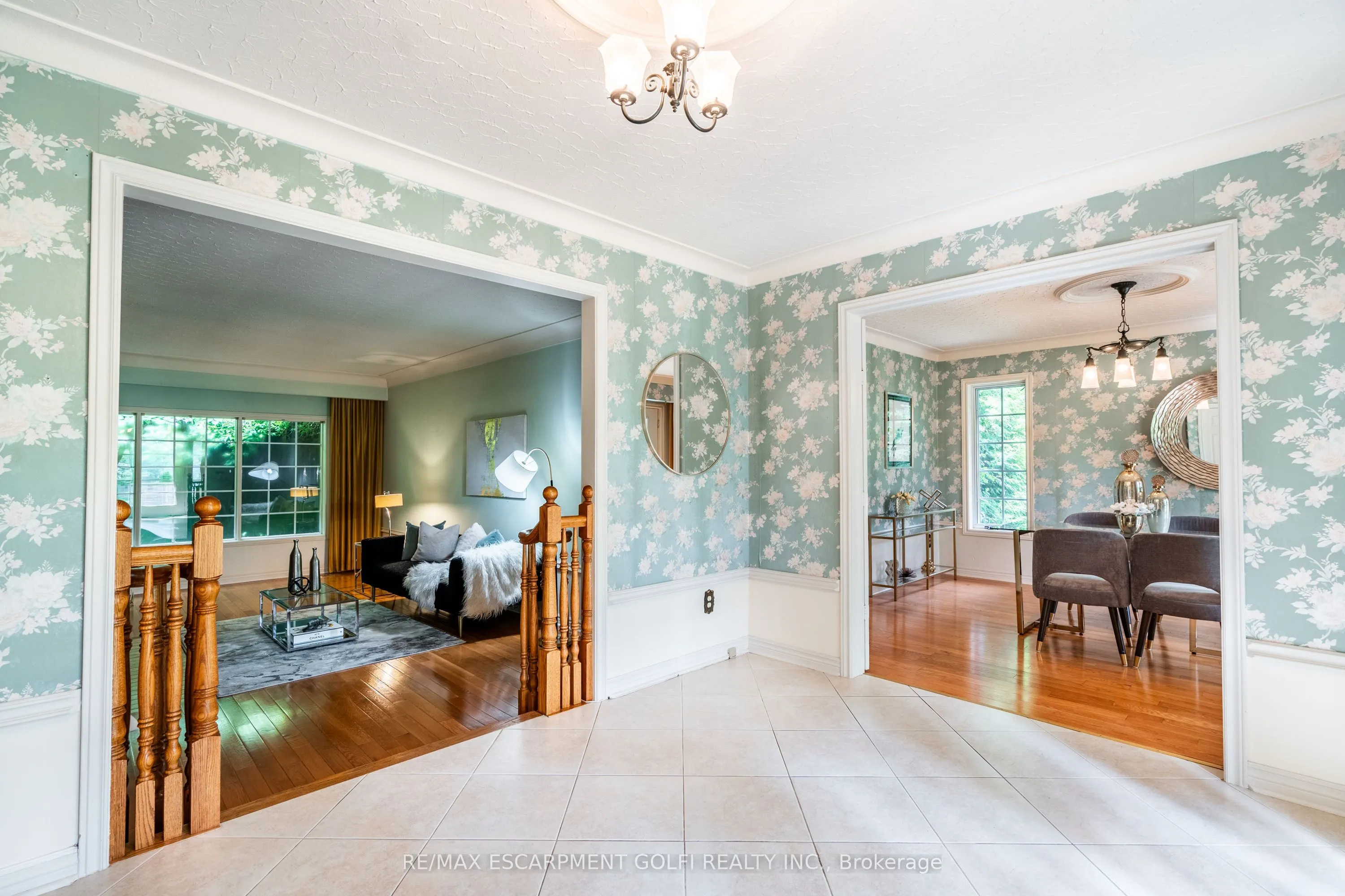 2083 HOLLOW Road