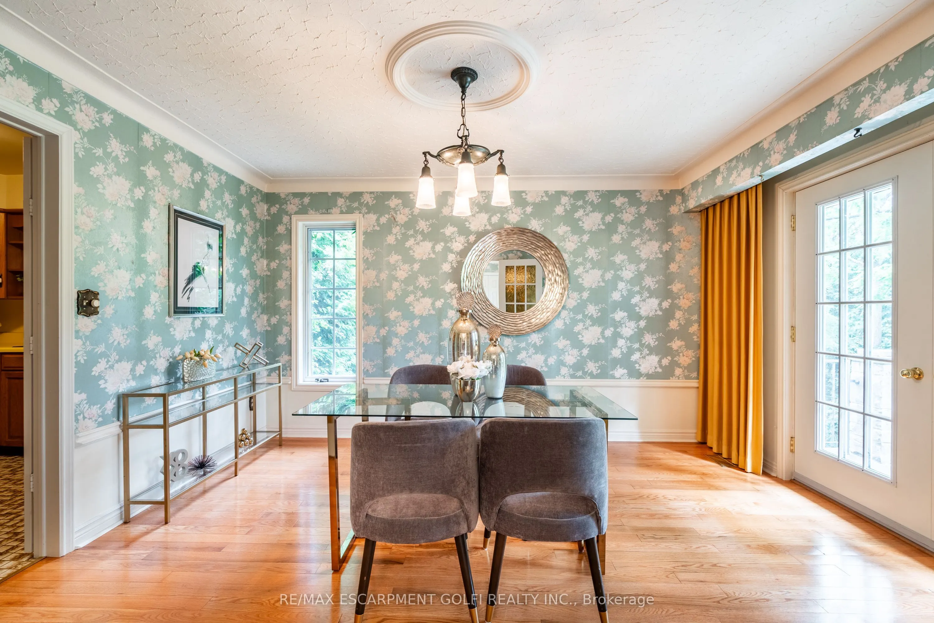 2083 HOLLOW Road