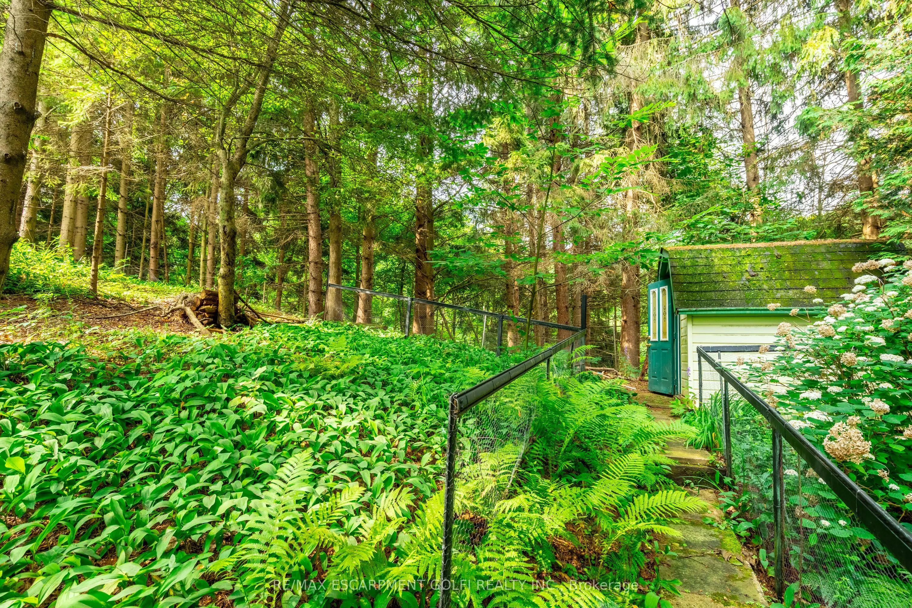 2083 HOLLOW Road