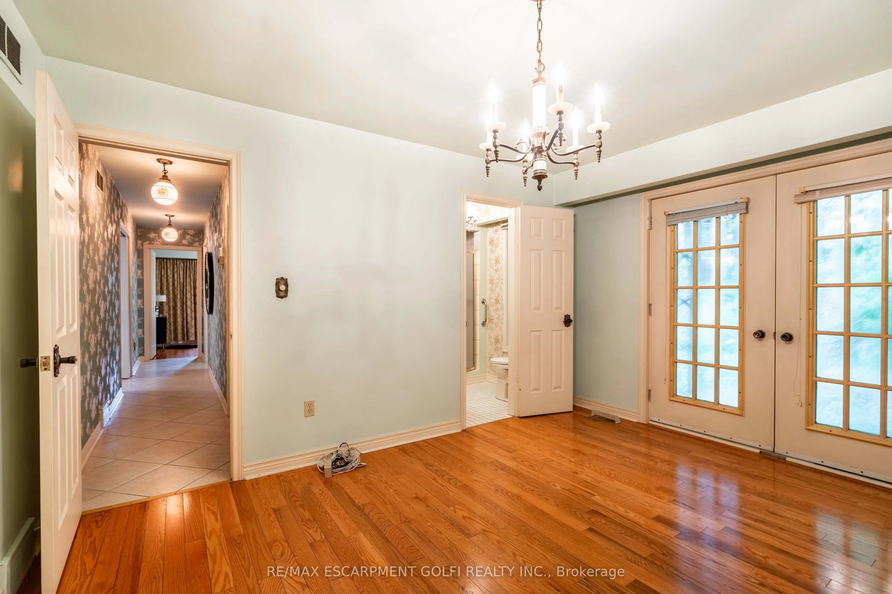 2083 HOLLOW Road