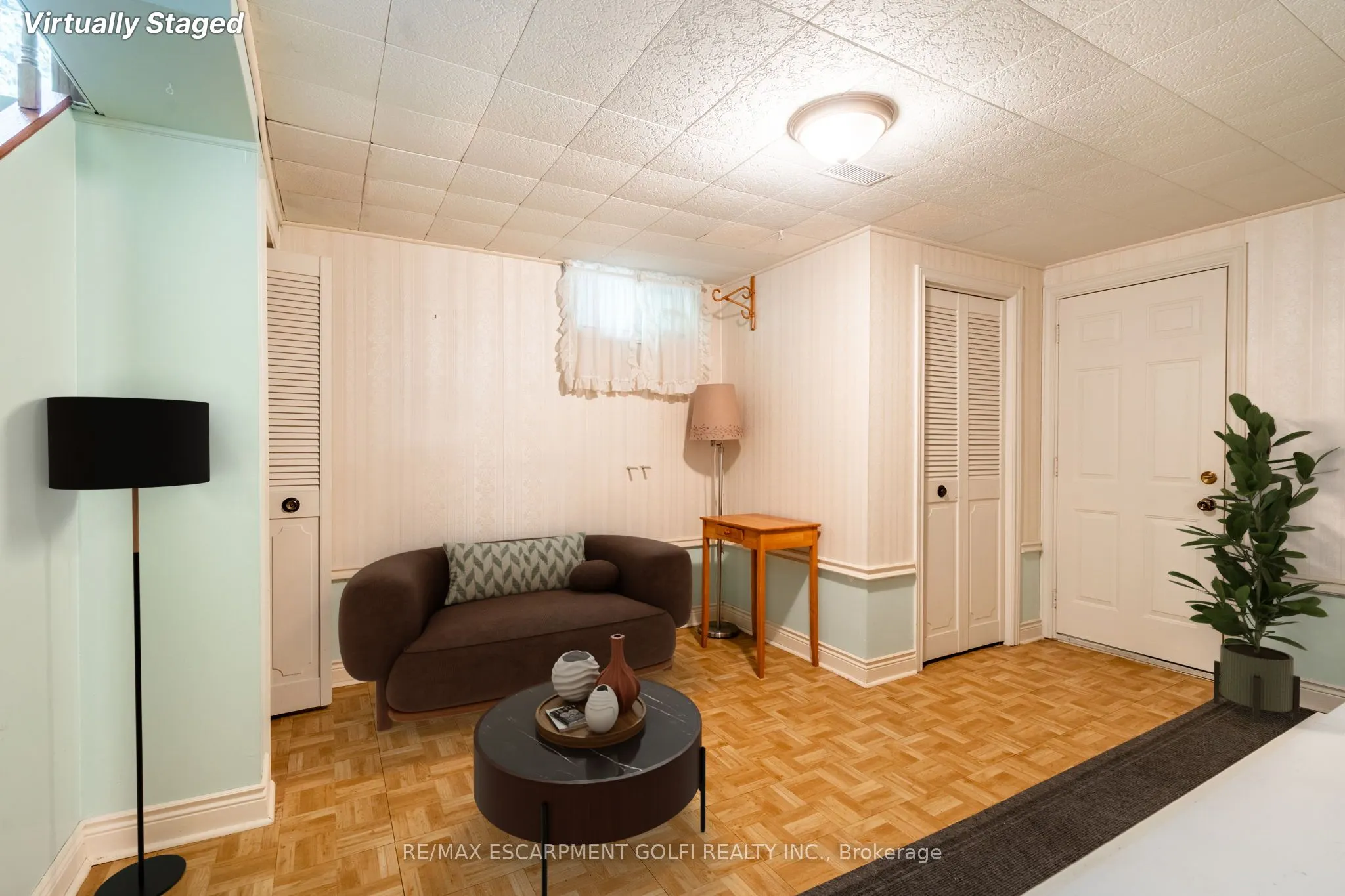 2083 HOLLOW Road
