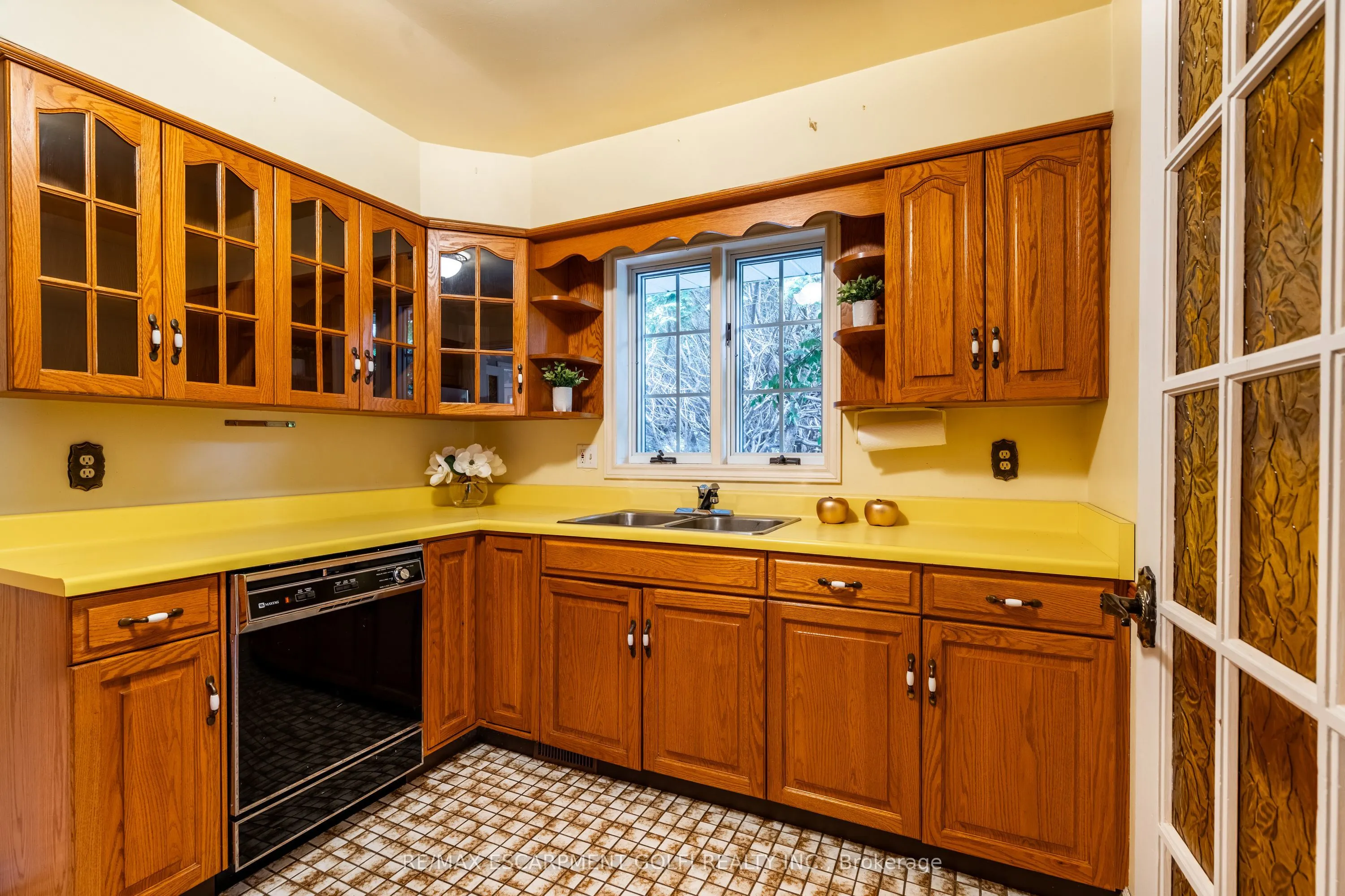 2083 HOLLOW Road