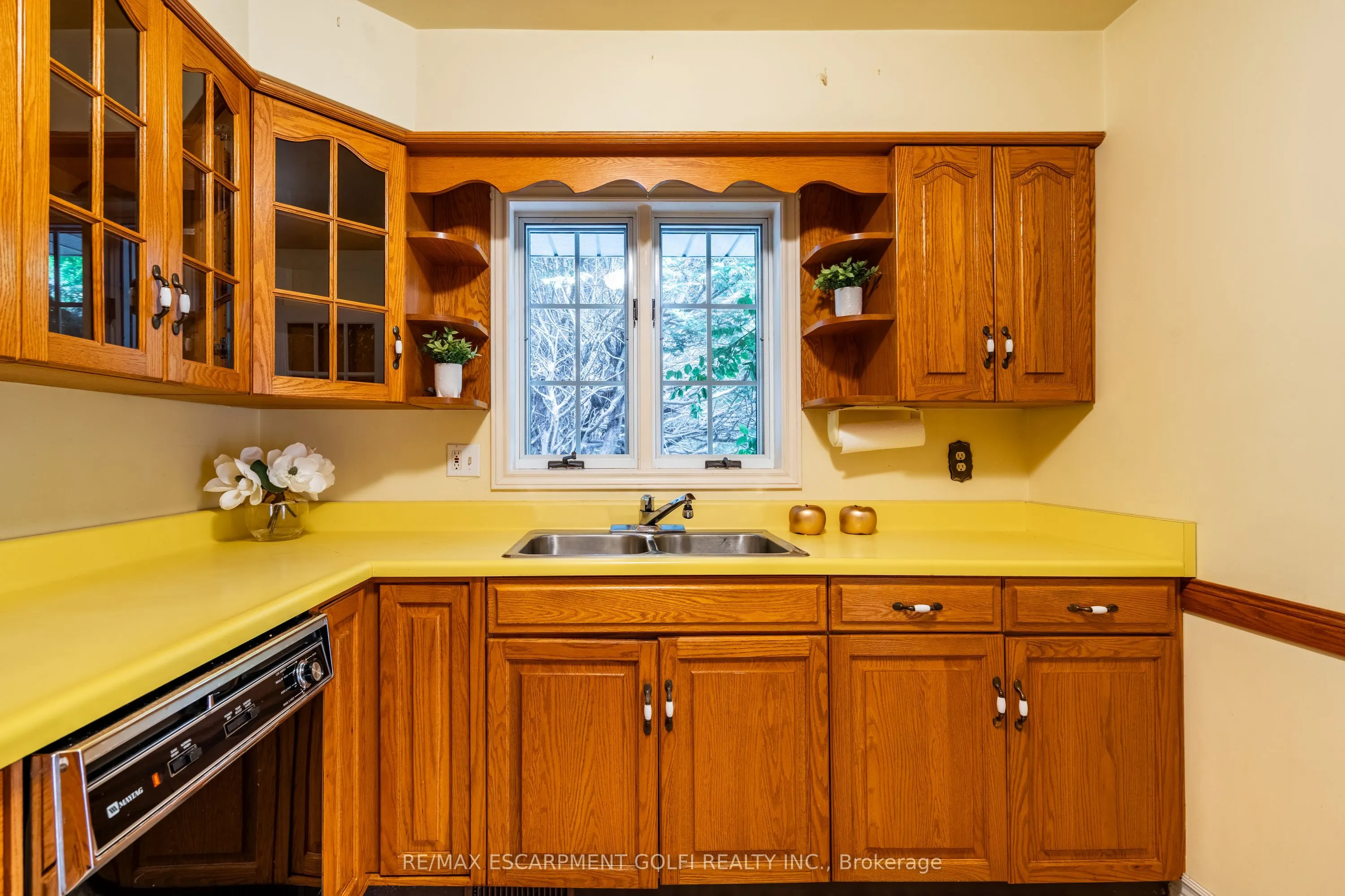 2083 HOLLOW Road