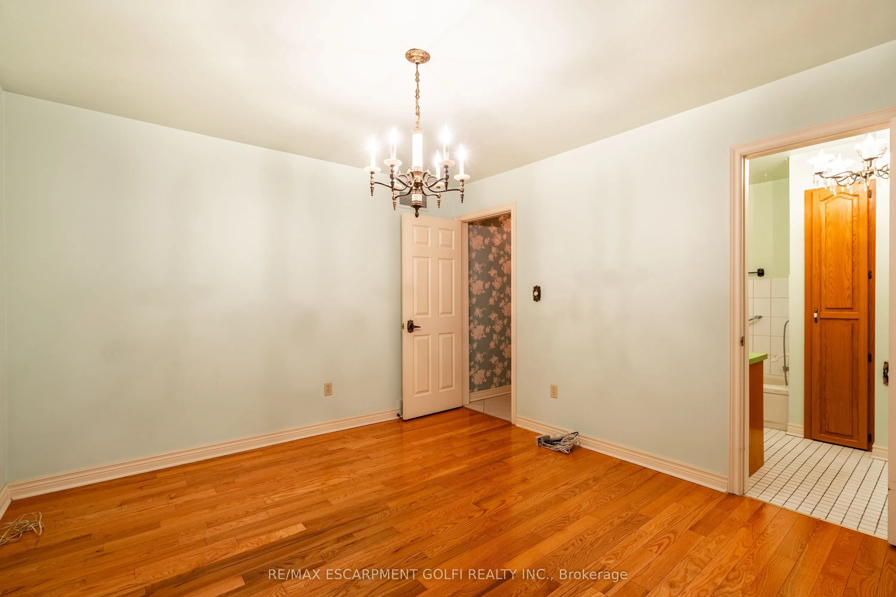 2083 HOLLOW Road
