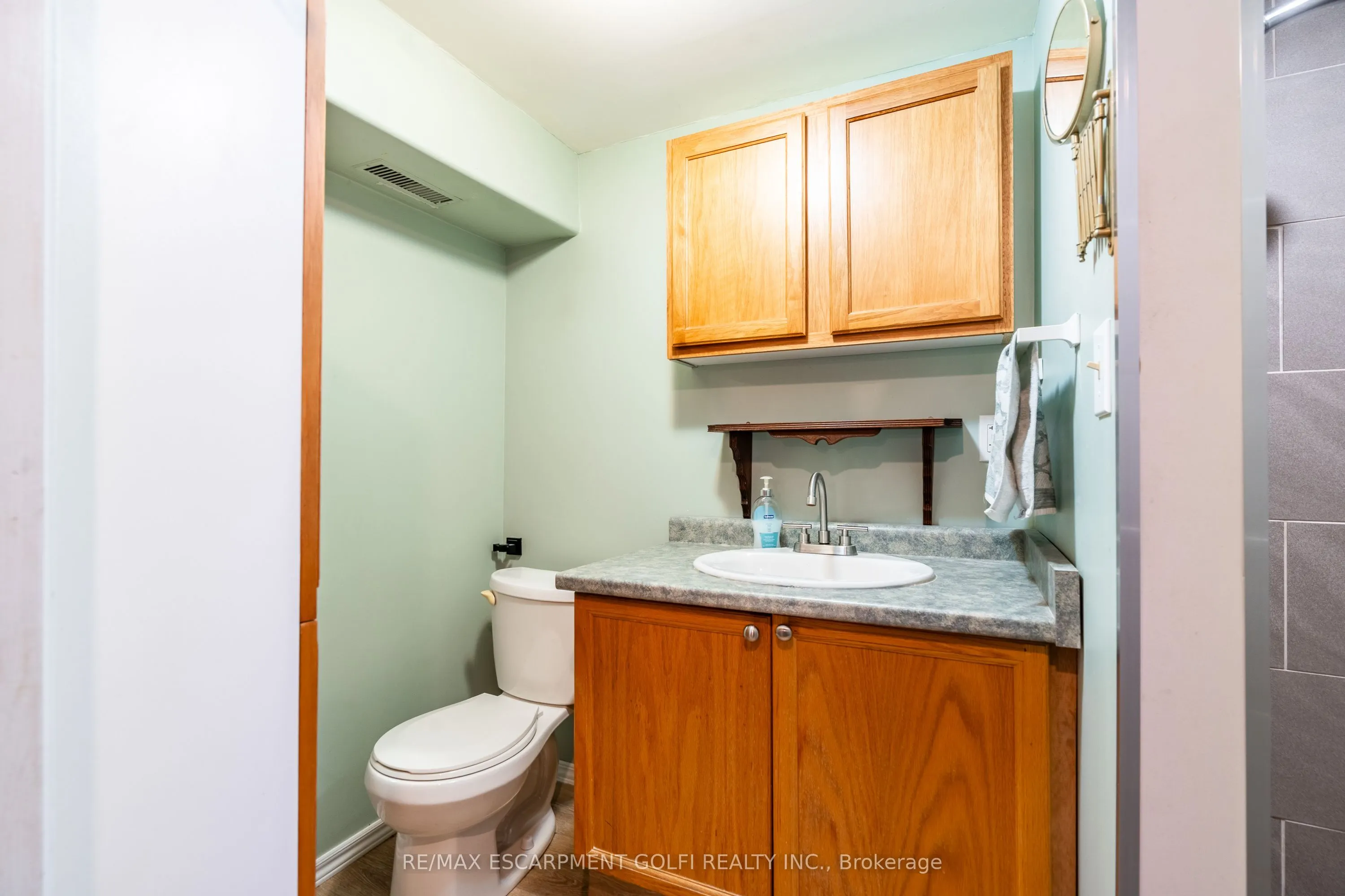 2083 HOLLOW Road