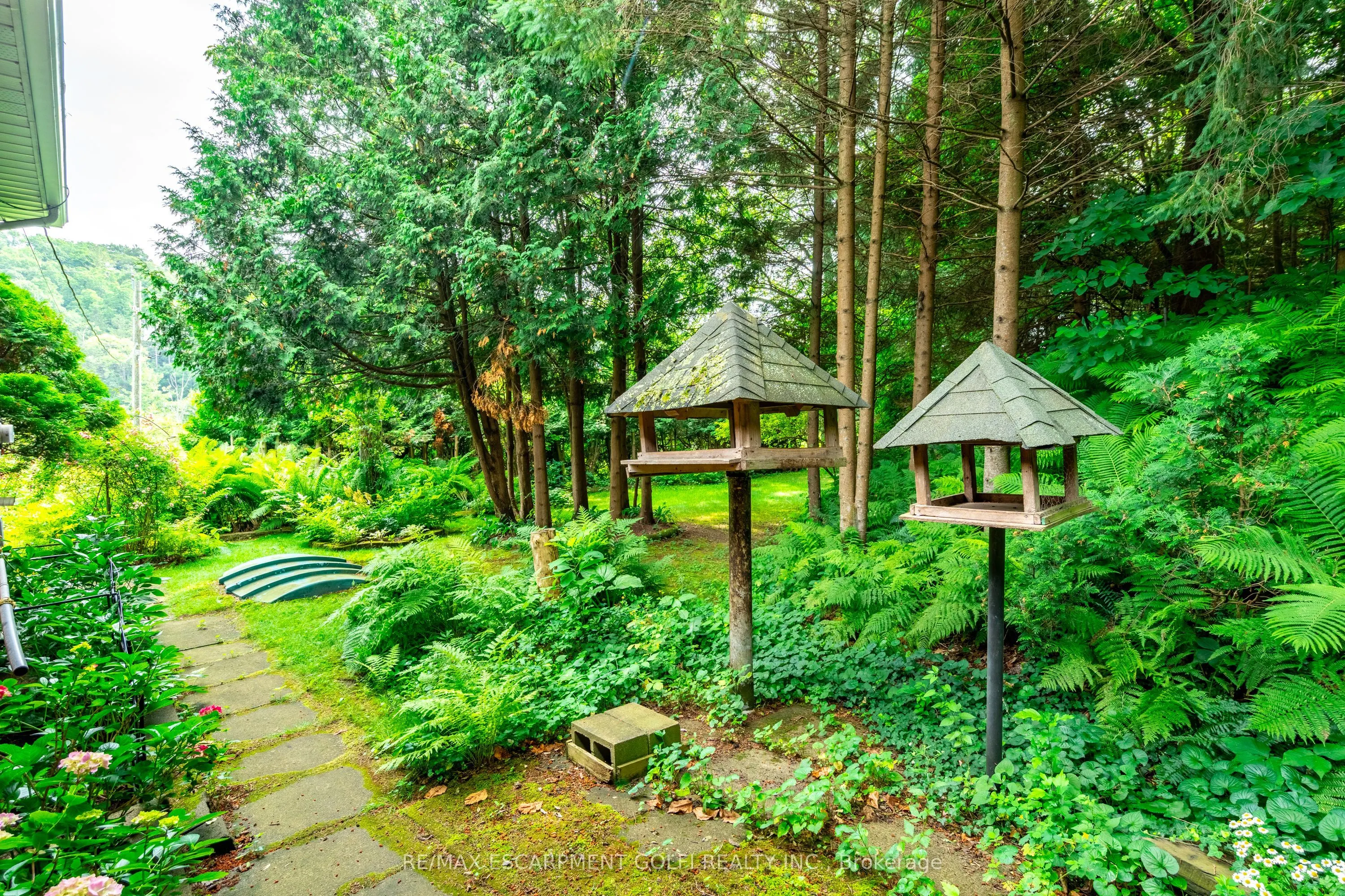 2083 HOLLOW Road