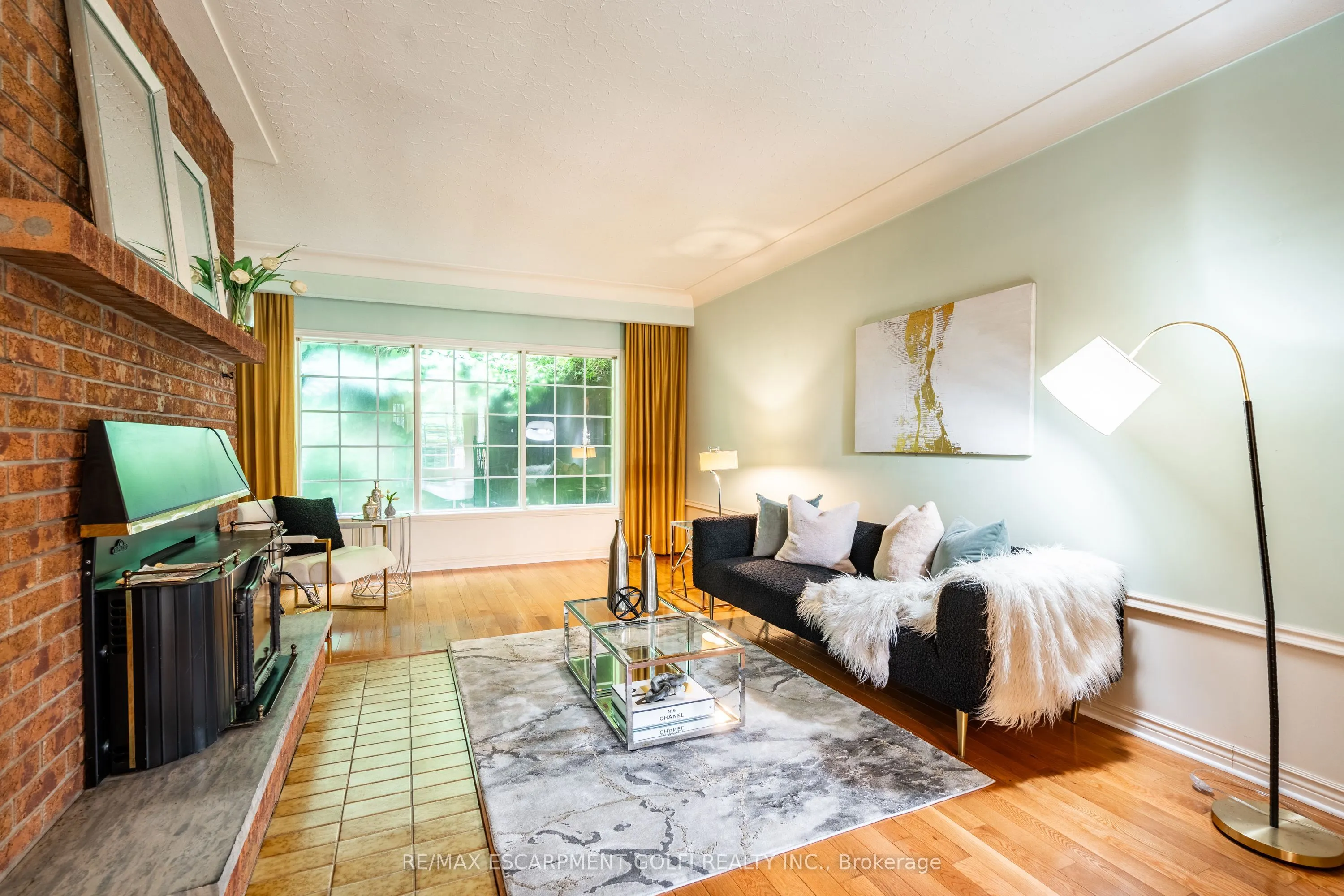2083 HOLLOW Road