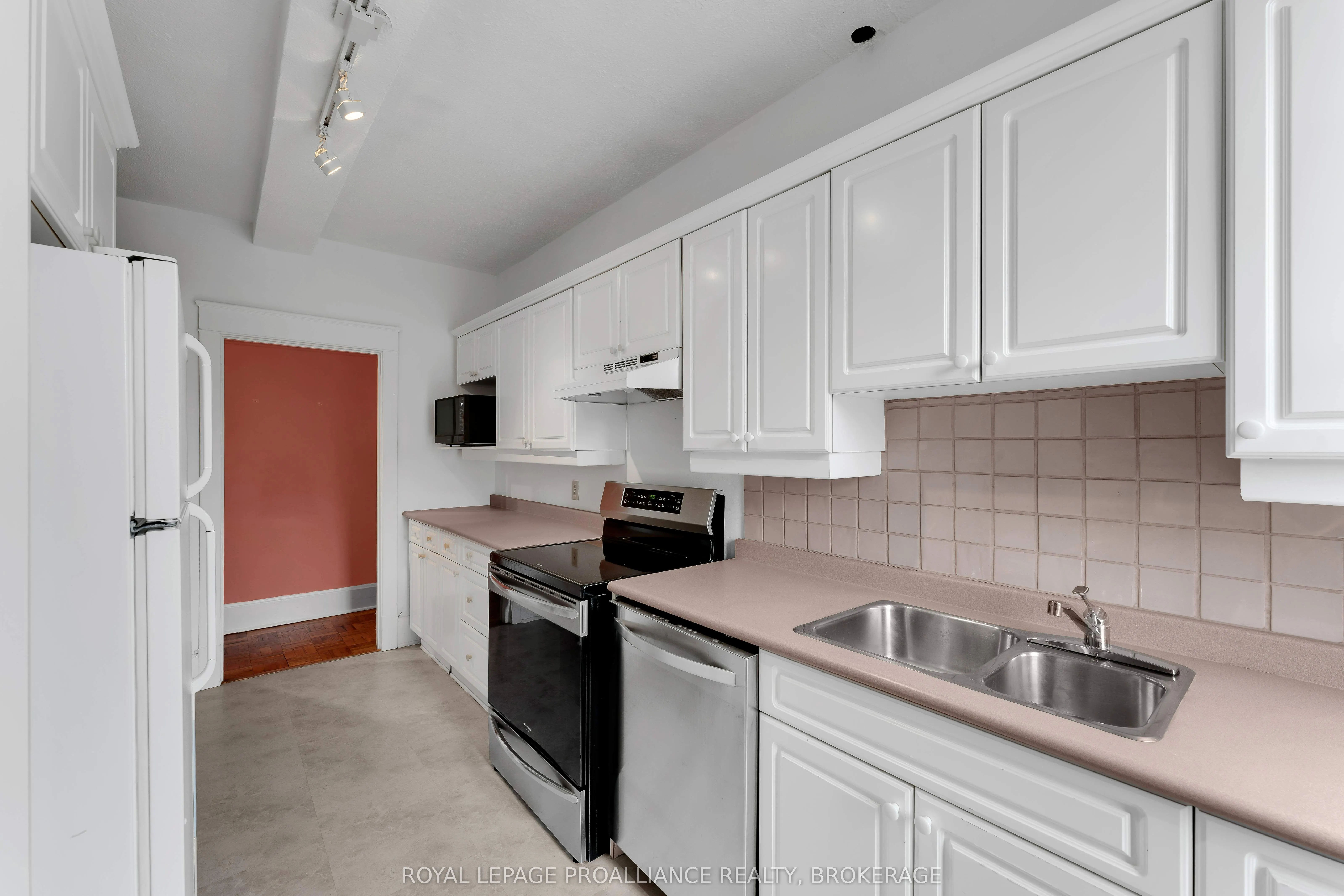 67 Sydenham Street, #302