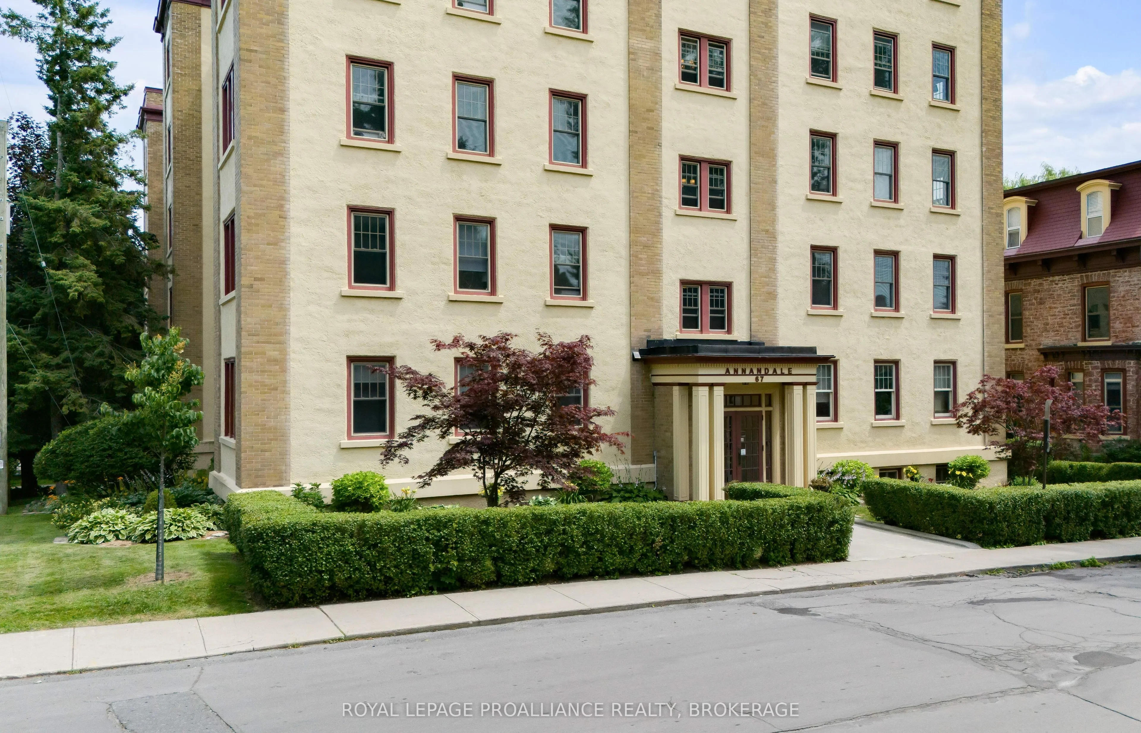 67 Sydenham Street, #302