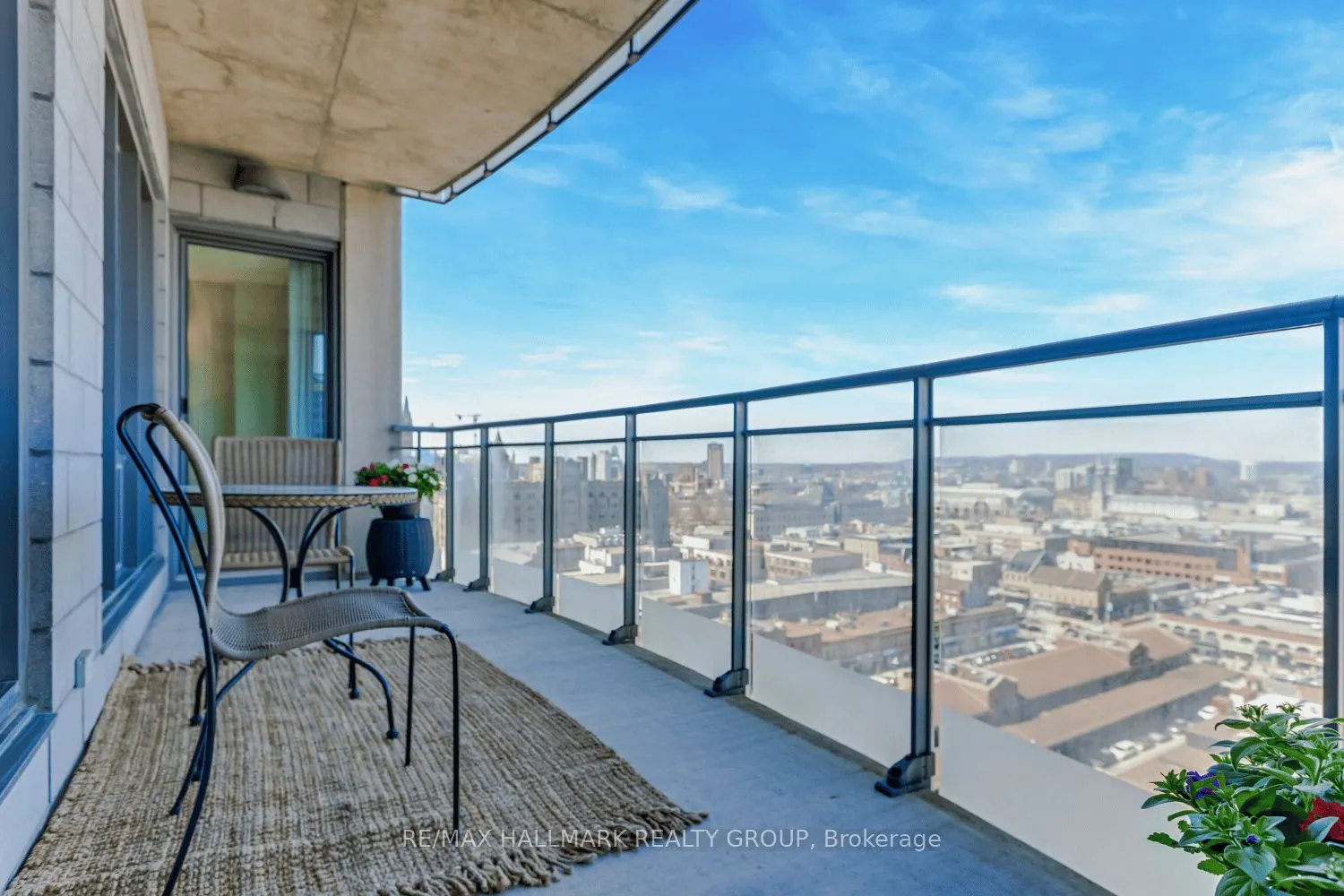 90 George Street, #1404