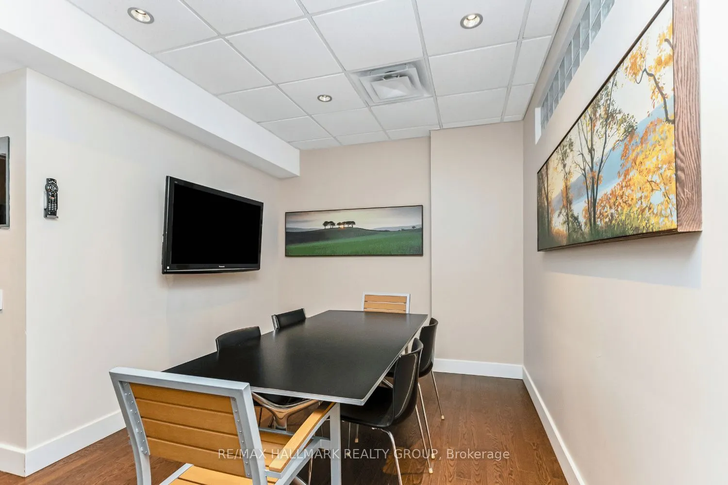 90 George Street, #1404