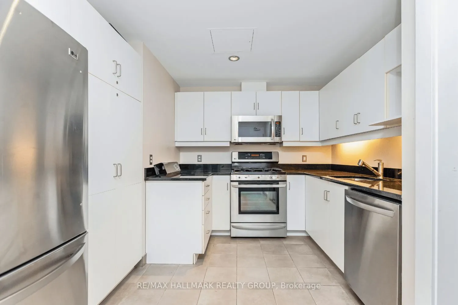 90 George Street, #1404