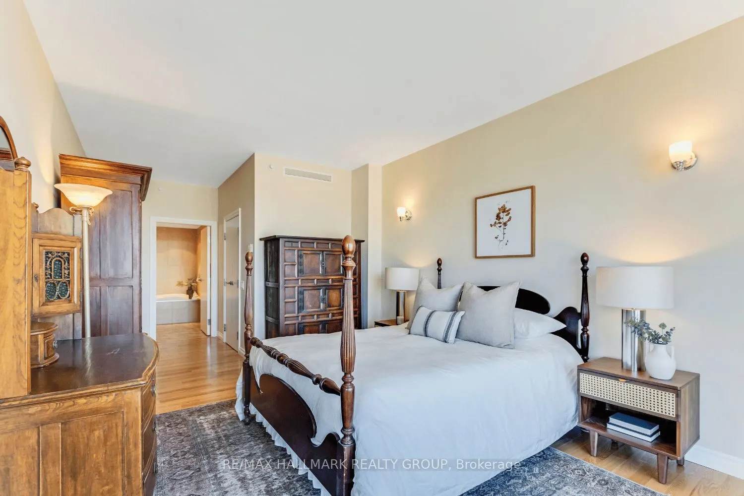 90 George Street, #1404