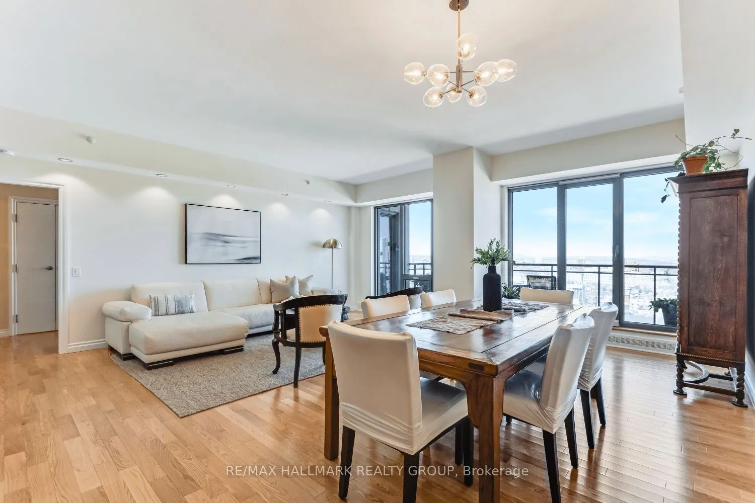 90 George Street, #1404