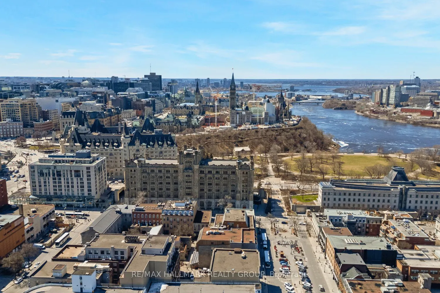 90 George Street, #1404