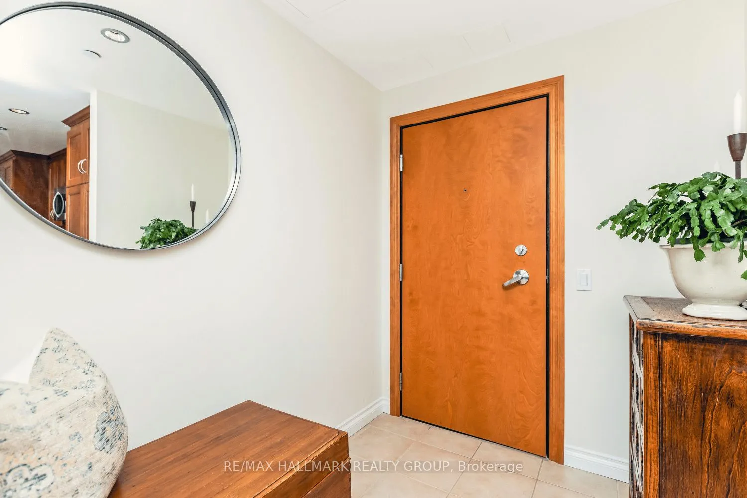 90 George Street, #1404