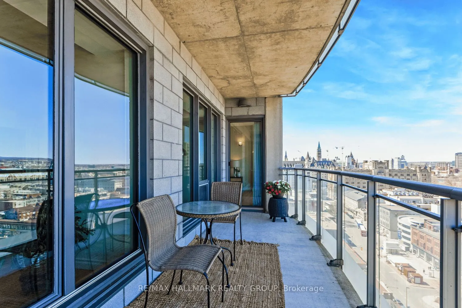 90 George Street, #1404