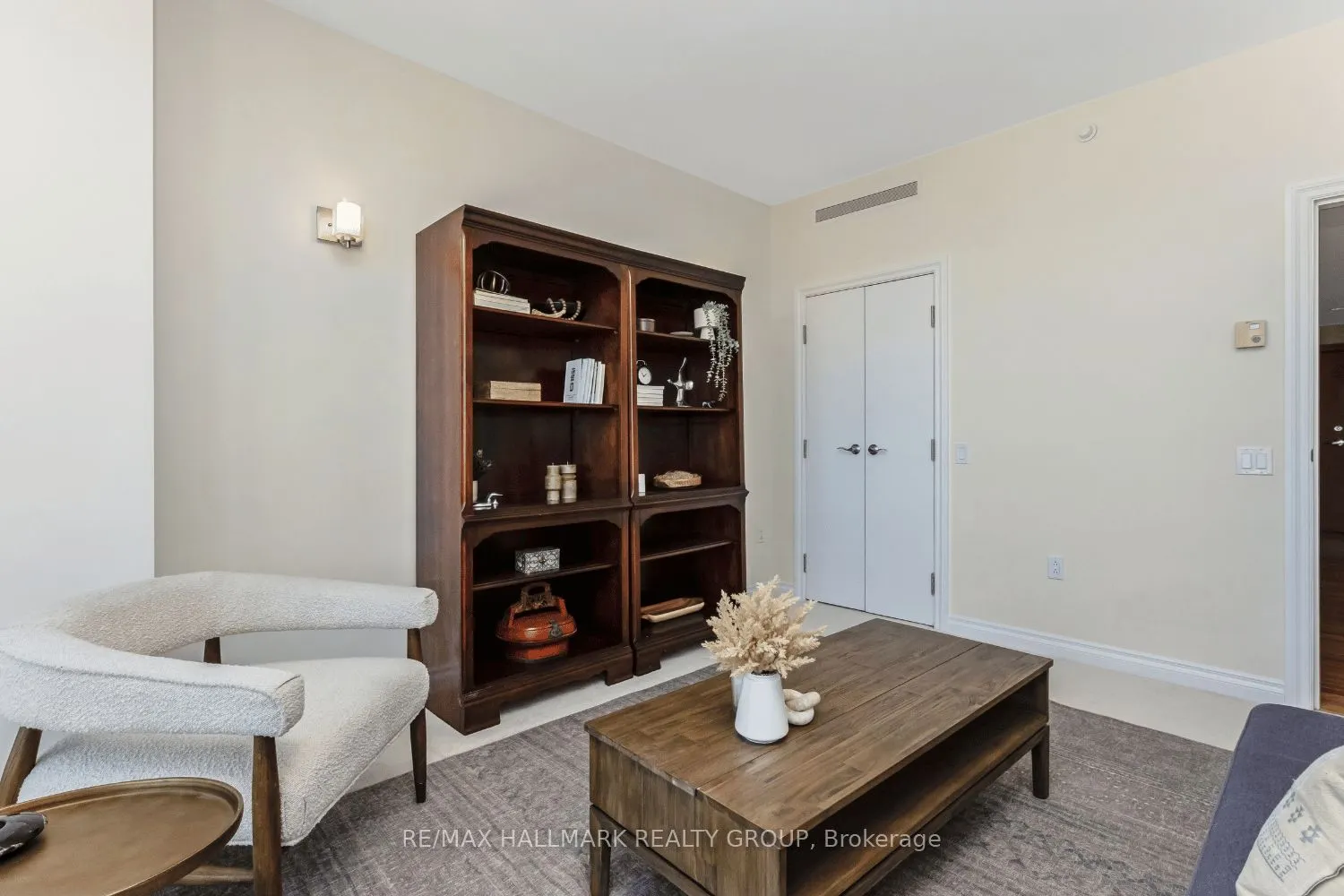 90 George Street, #1404