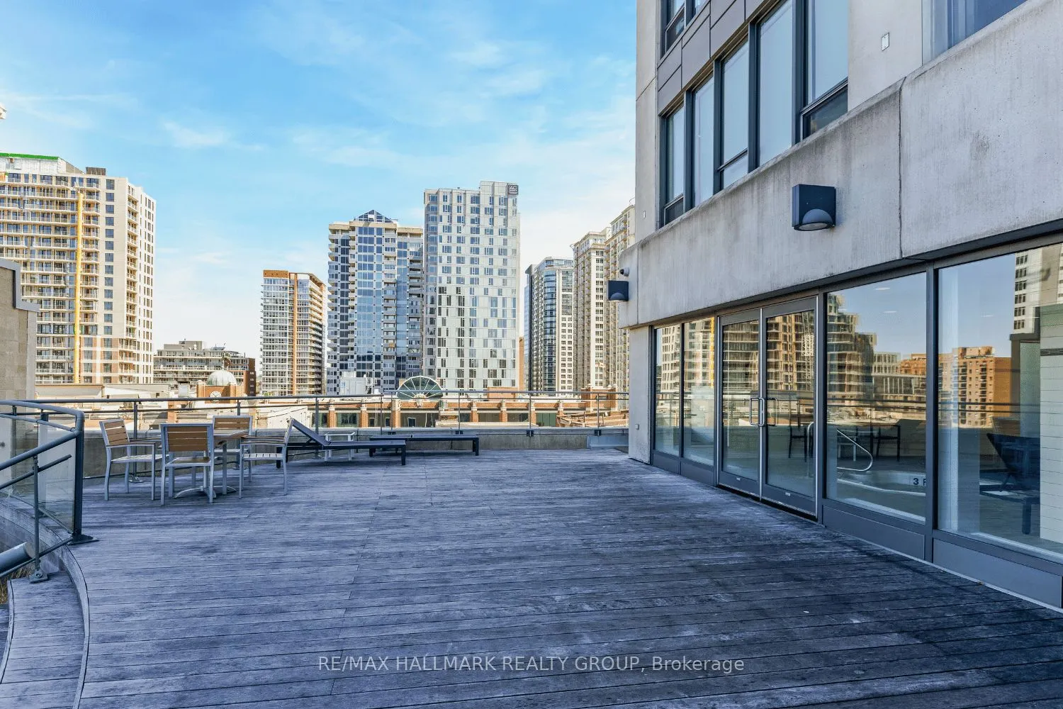 90 George Street, #1404