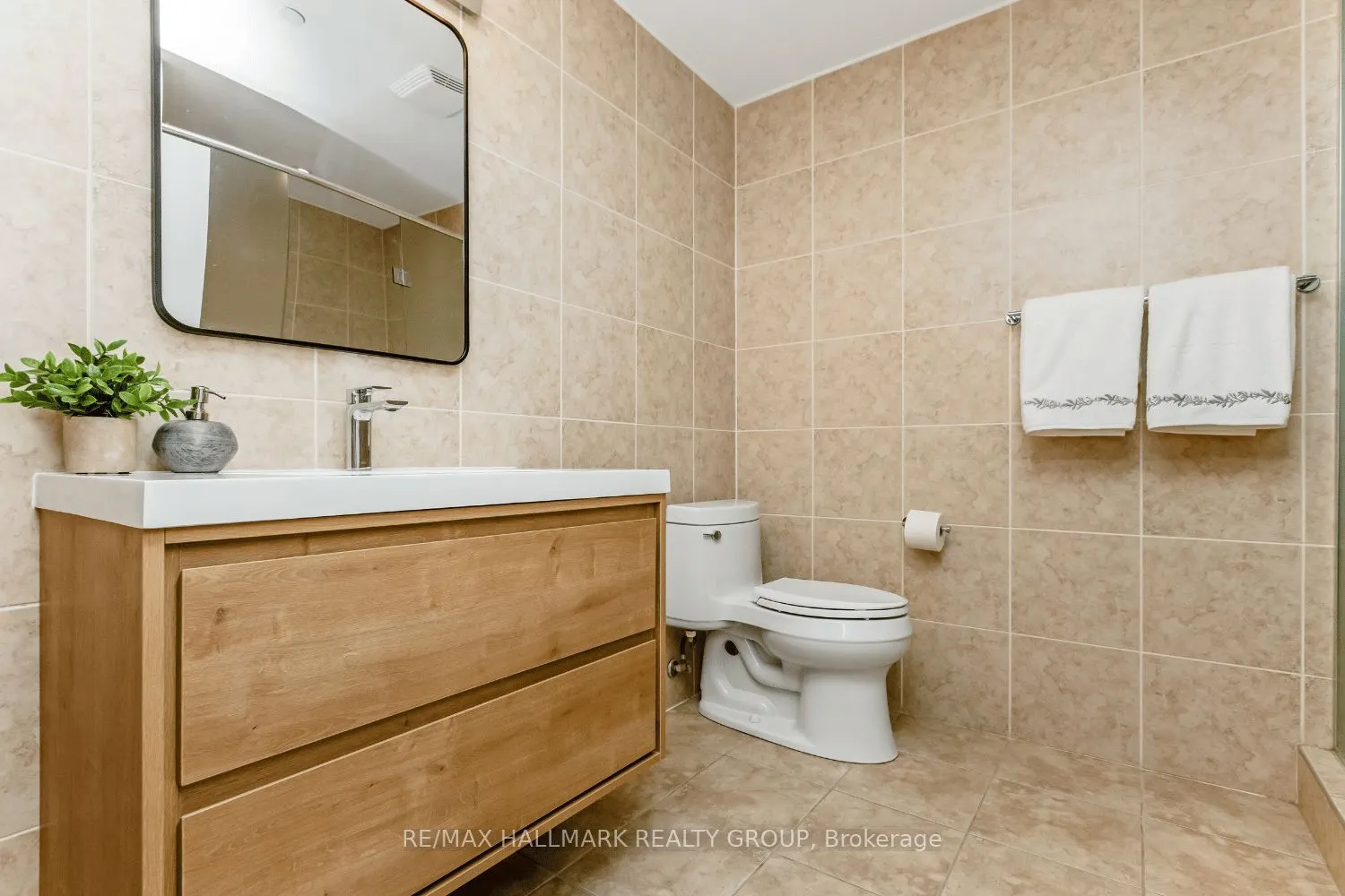 90 George Street, #1404