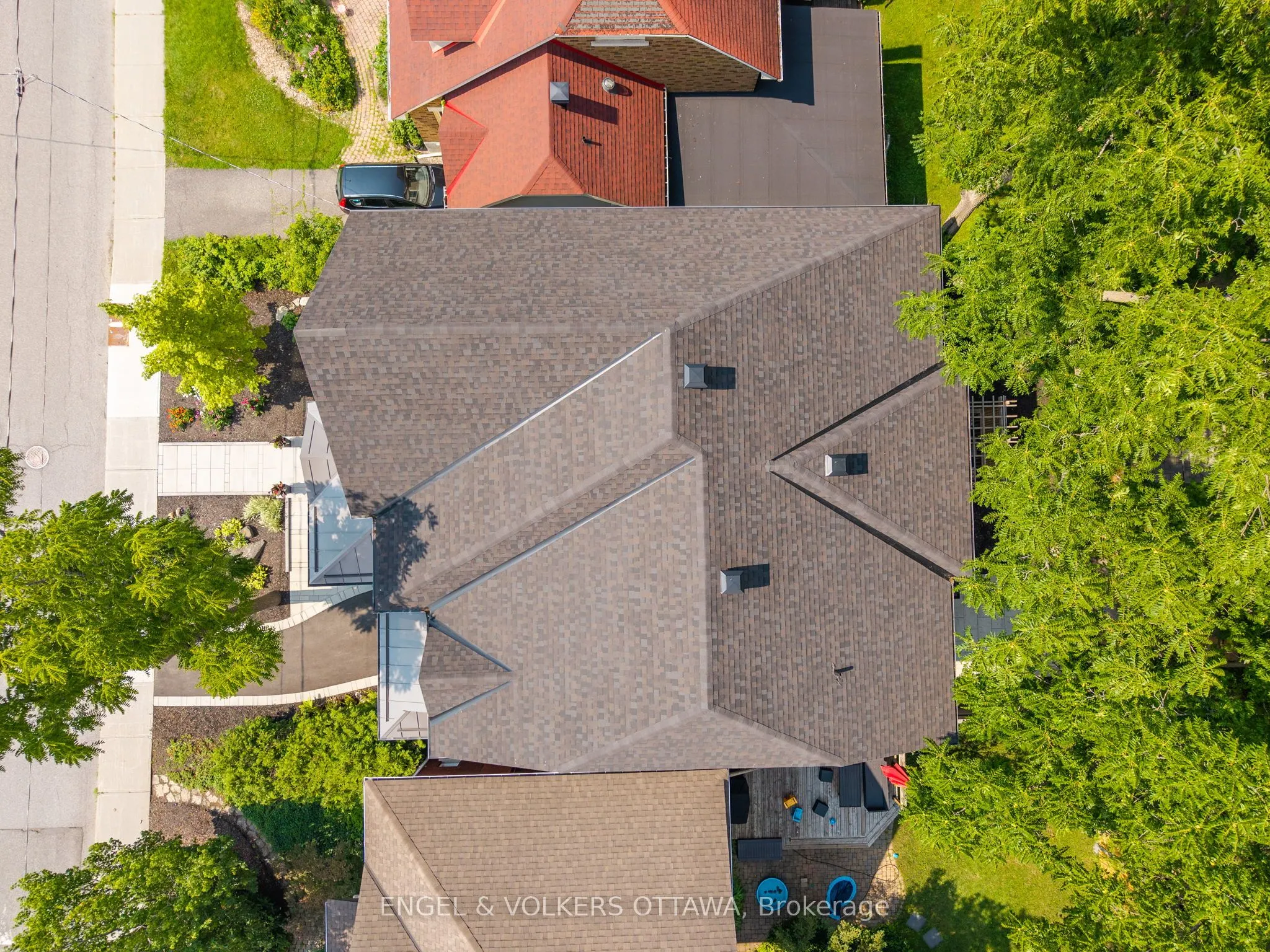 37 Clarendon Avenue