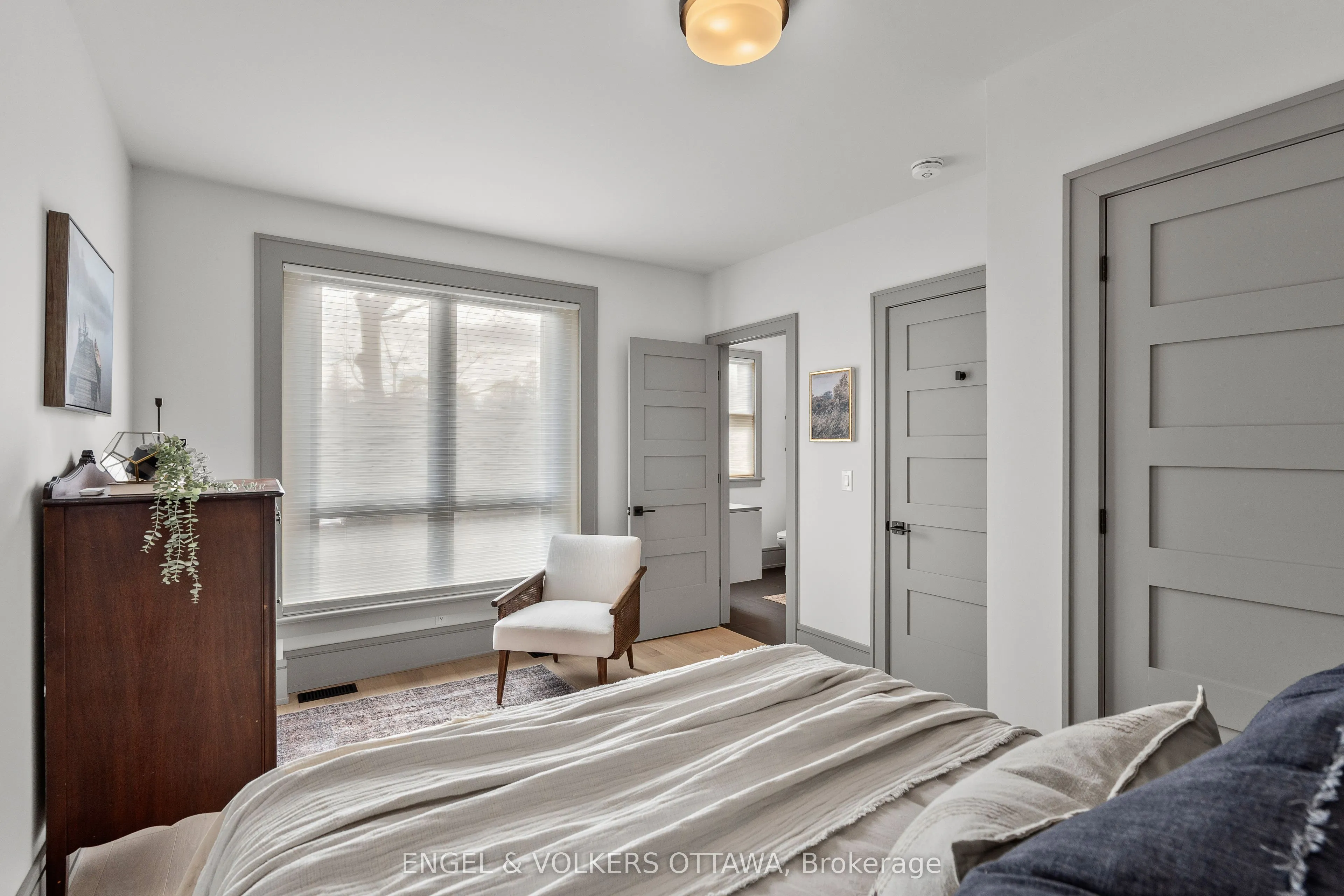 37 Clarendon Avenue