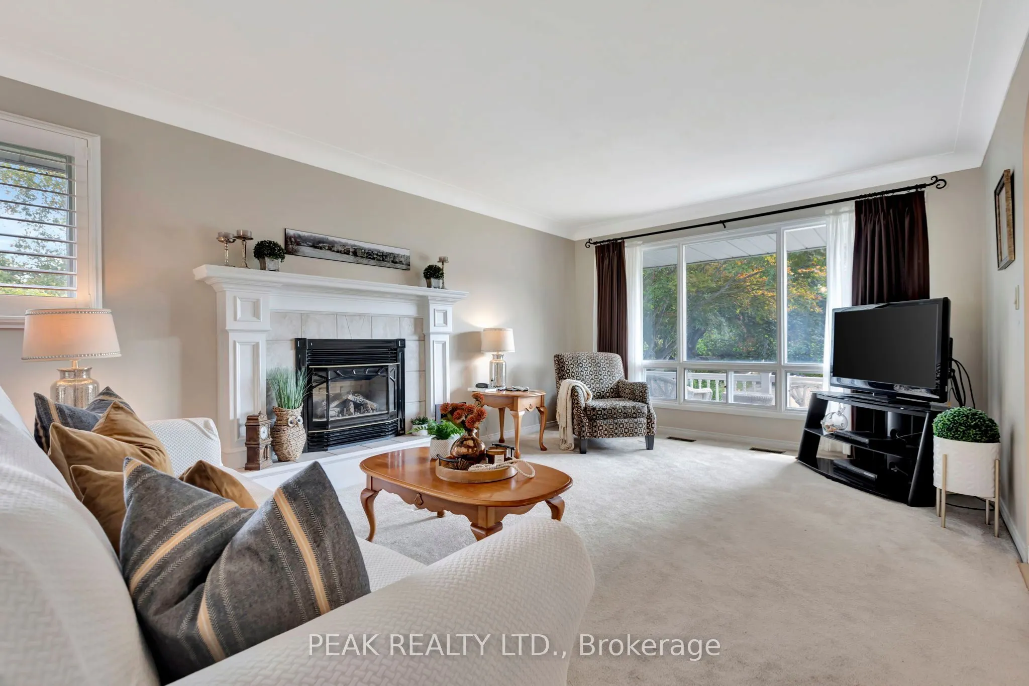 54 Paris Links Road
