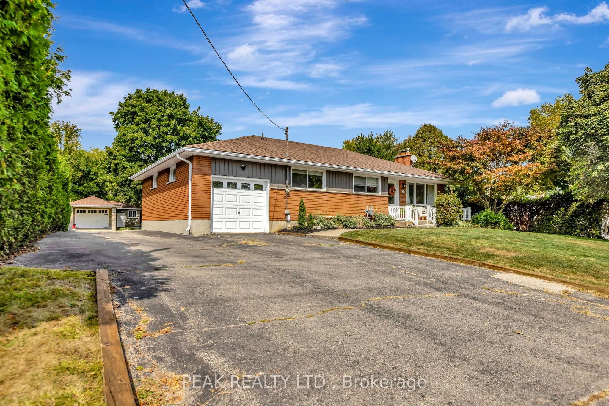 54 Paris Links Road
