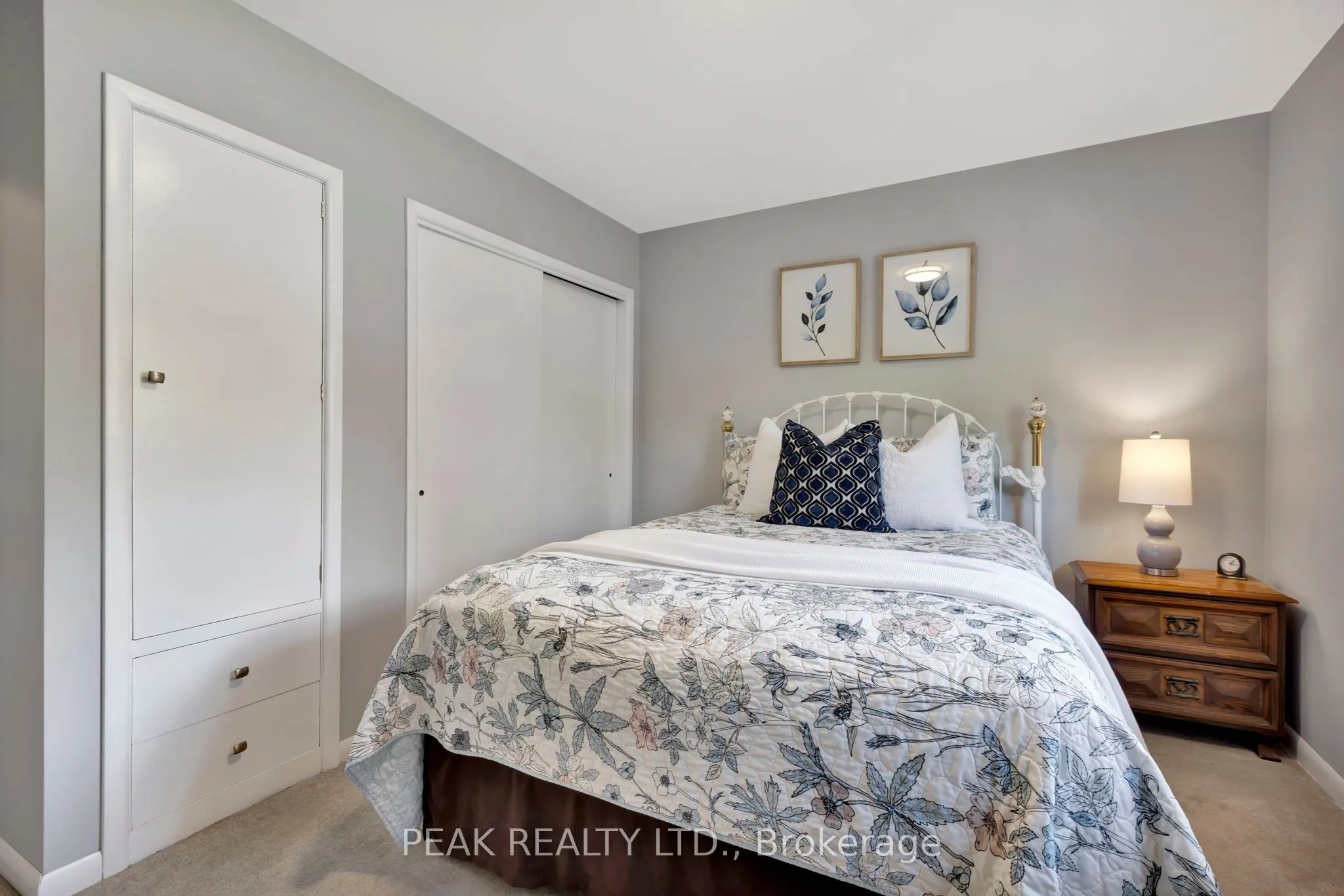 54 Paris Links Road