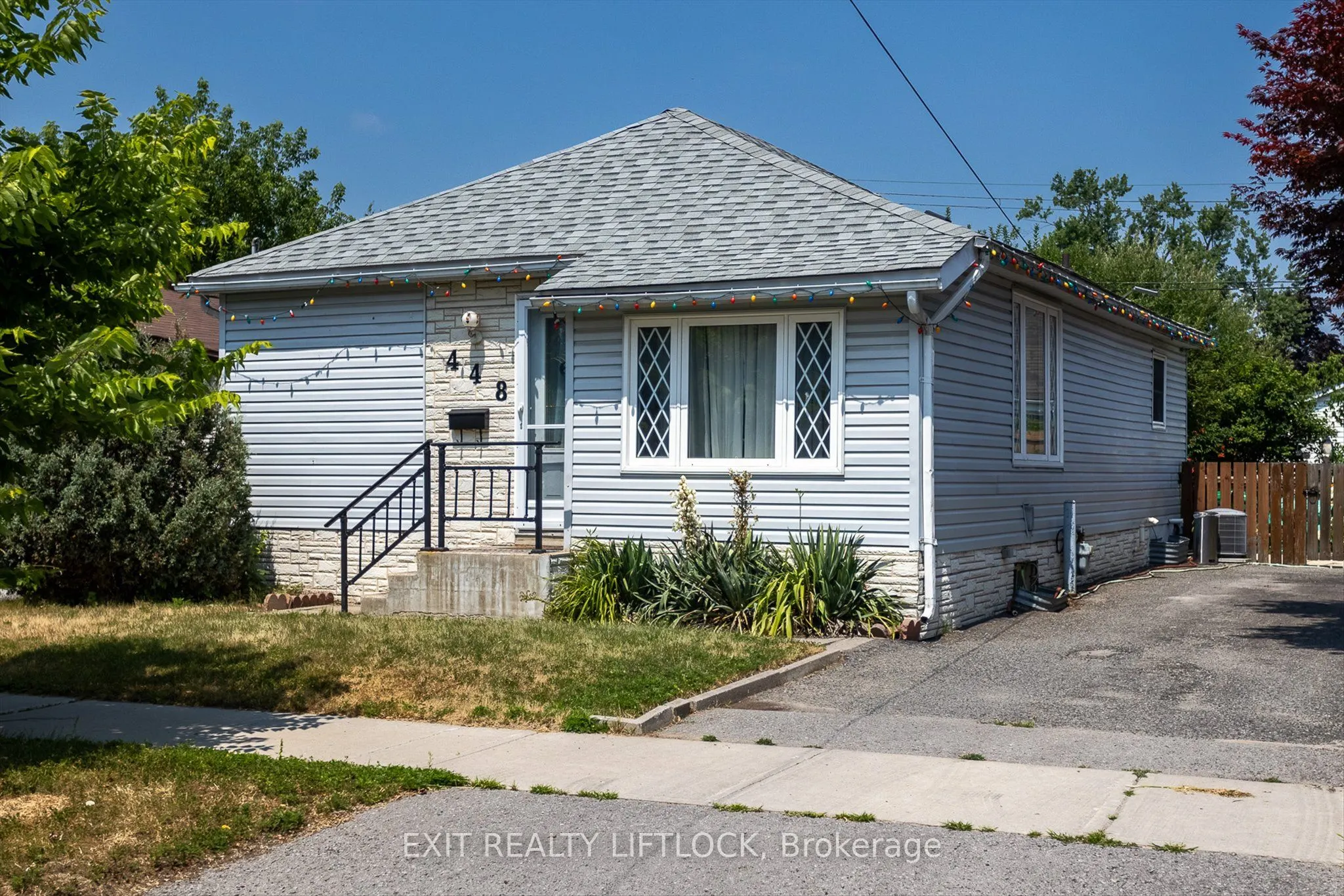 448 Howden Street