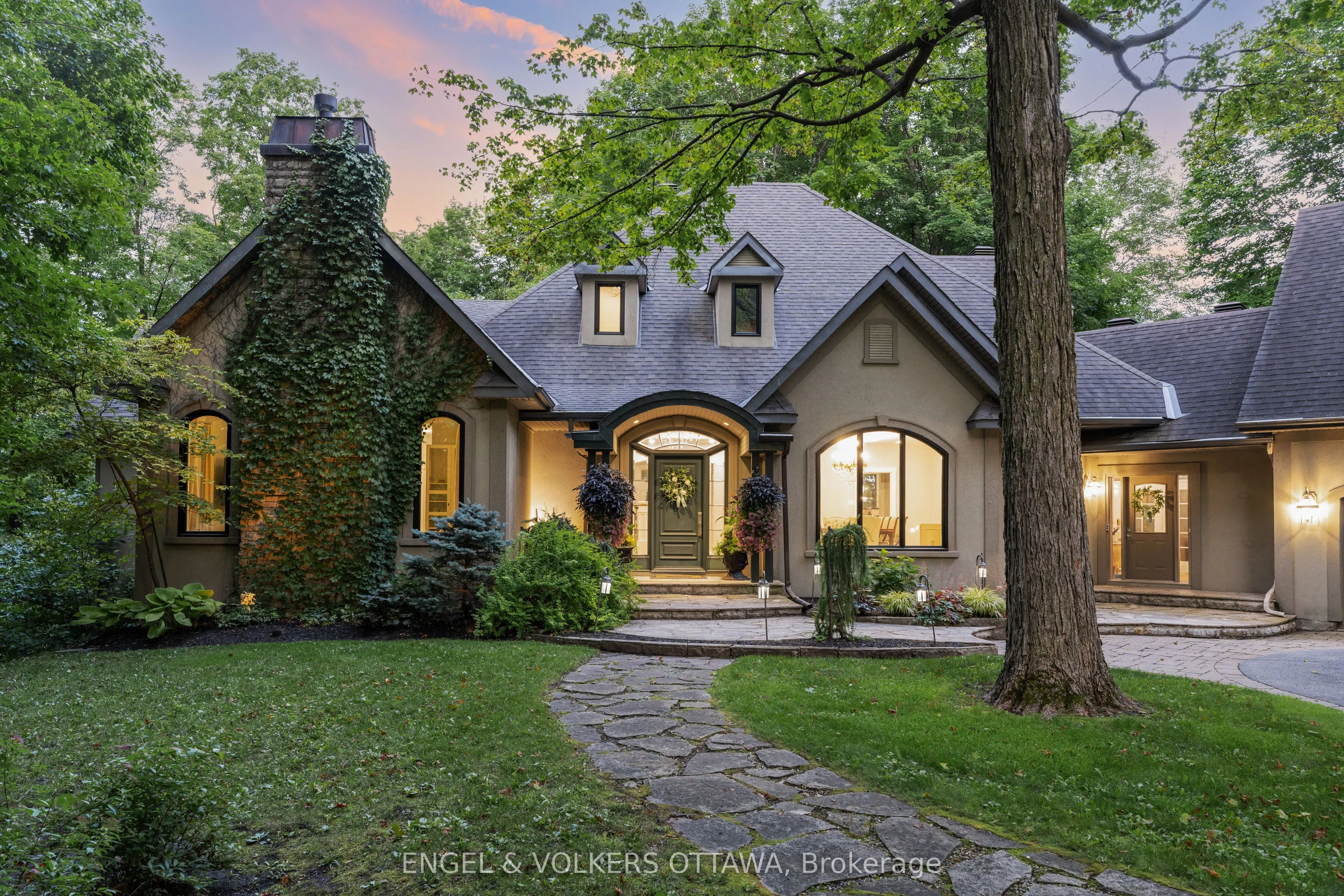 1412 HOUSTON Crescent