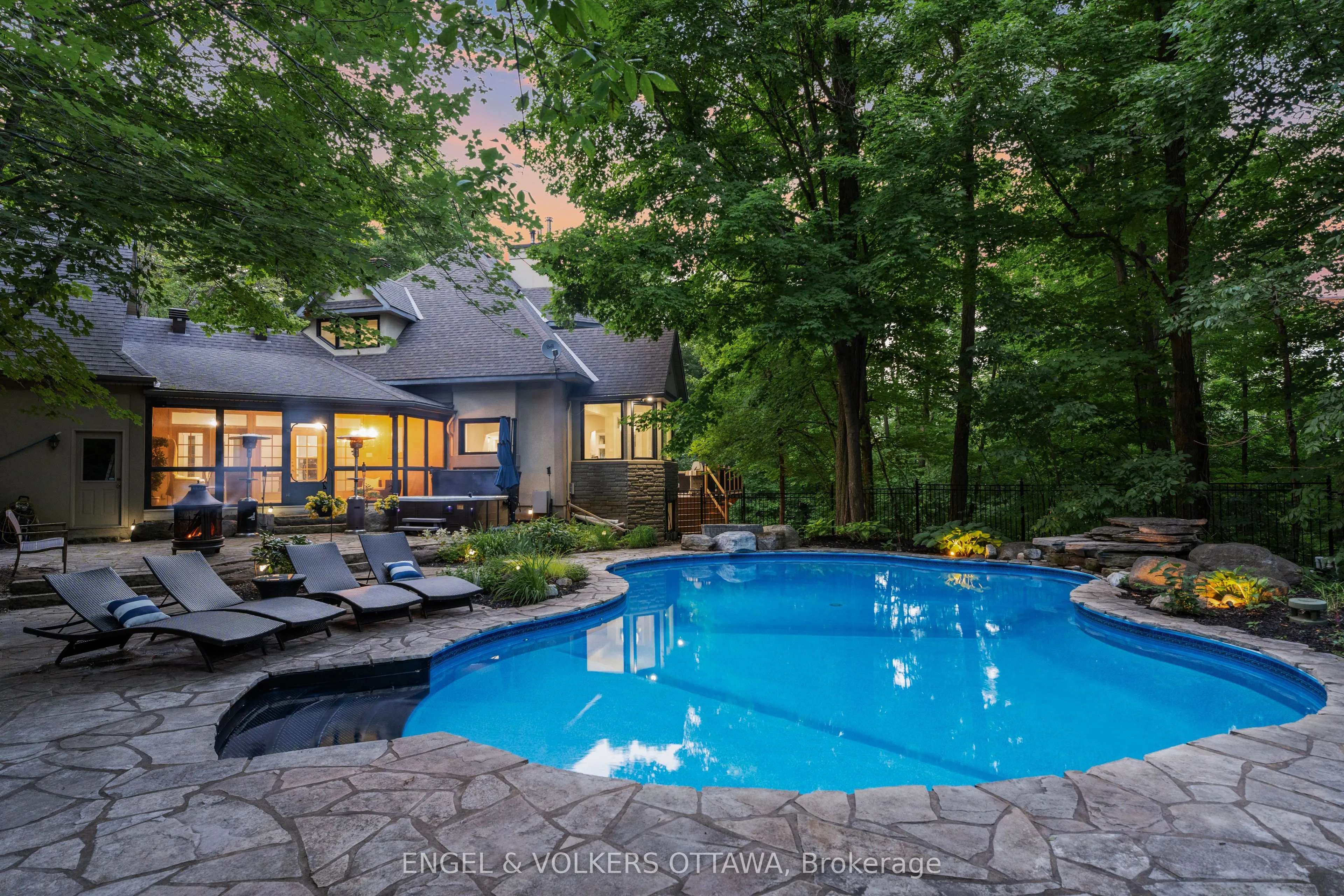 1412 HOUSTON Crescent