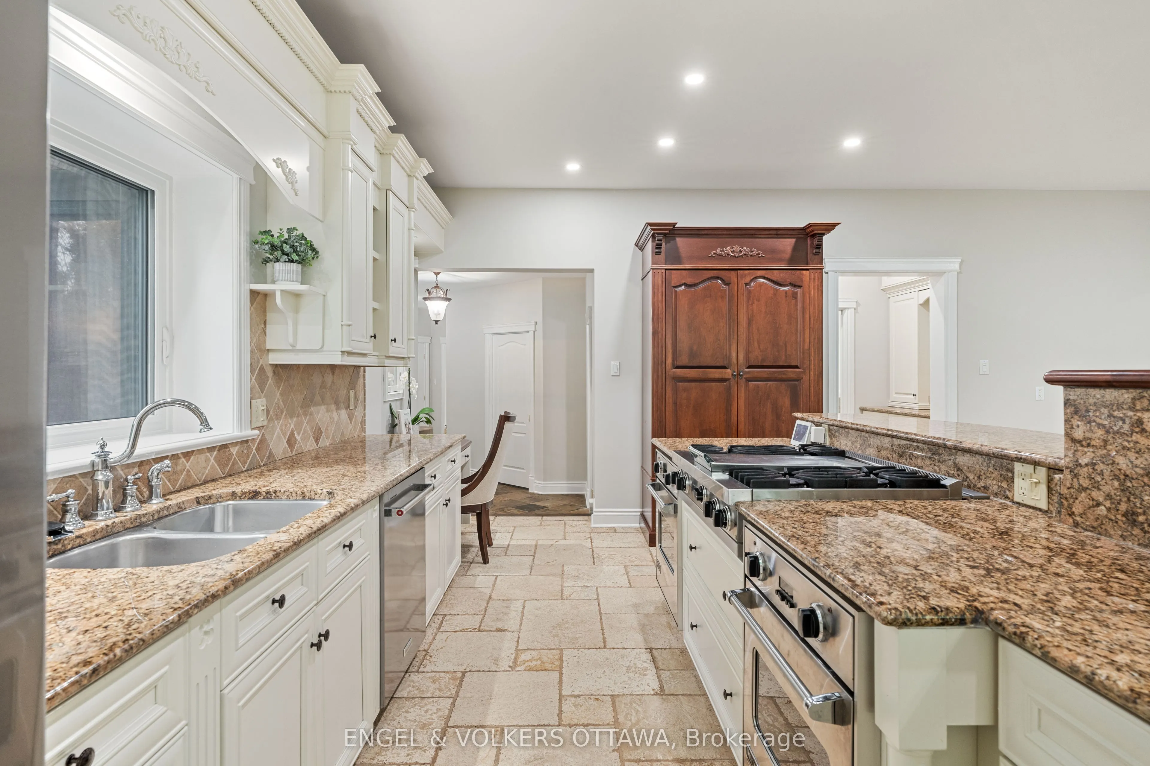 1412 HOUSTON Crescent