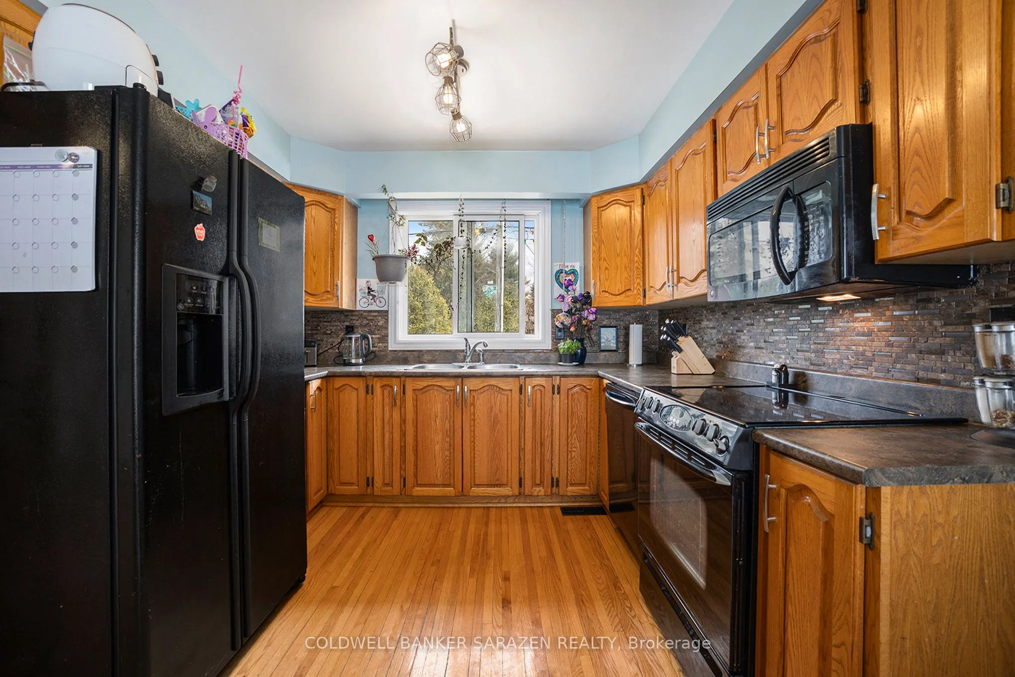 23 Ida Street S
