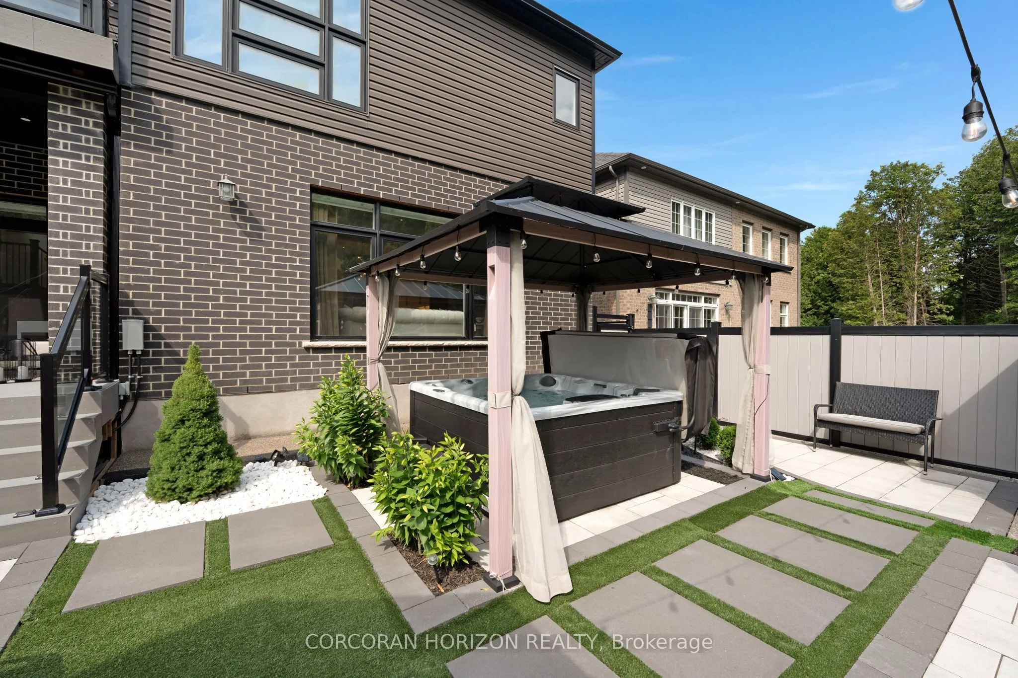 521 Bridgemill Crescent