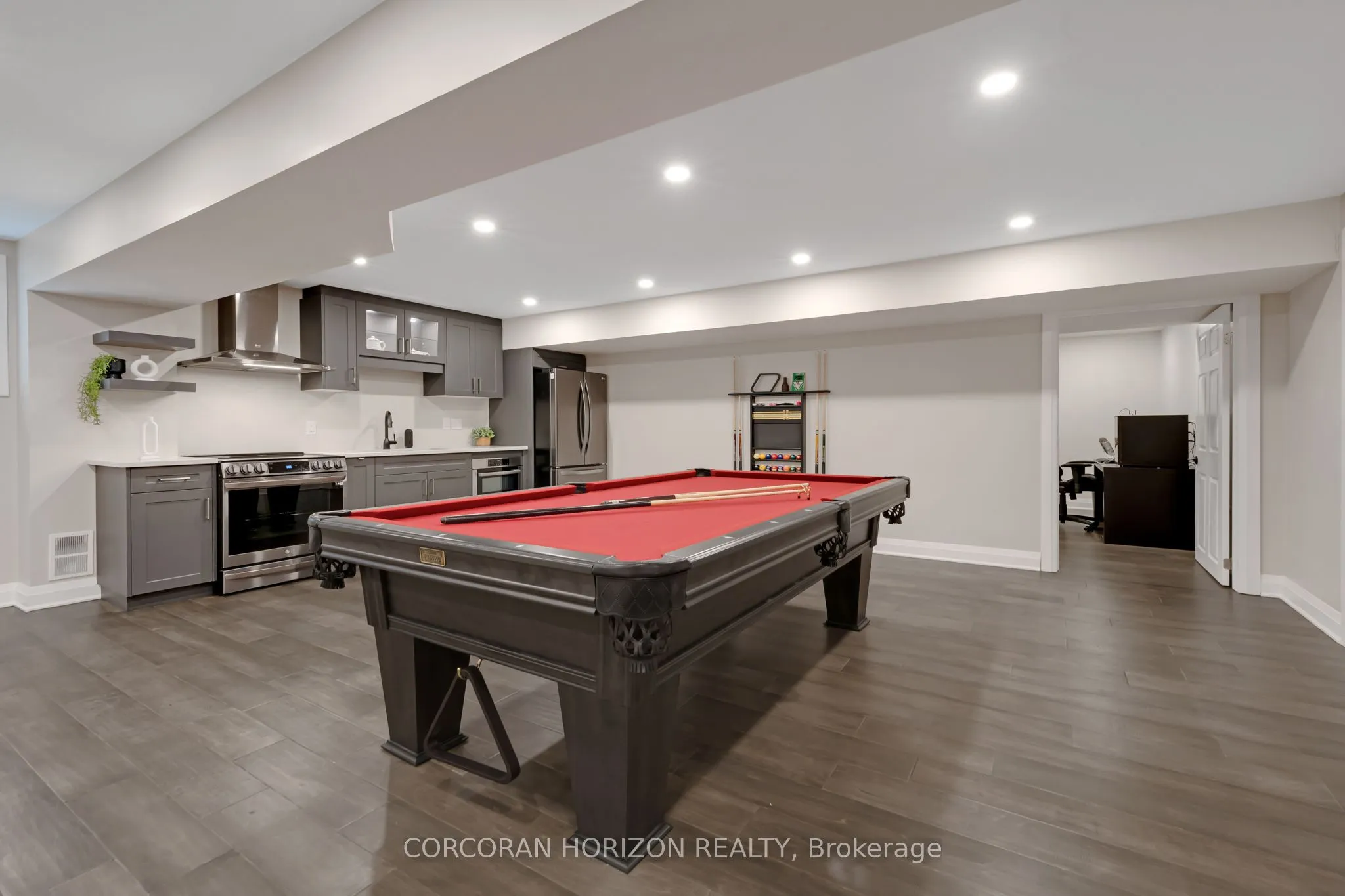 521 Bridgemill Crescent