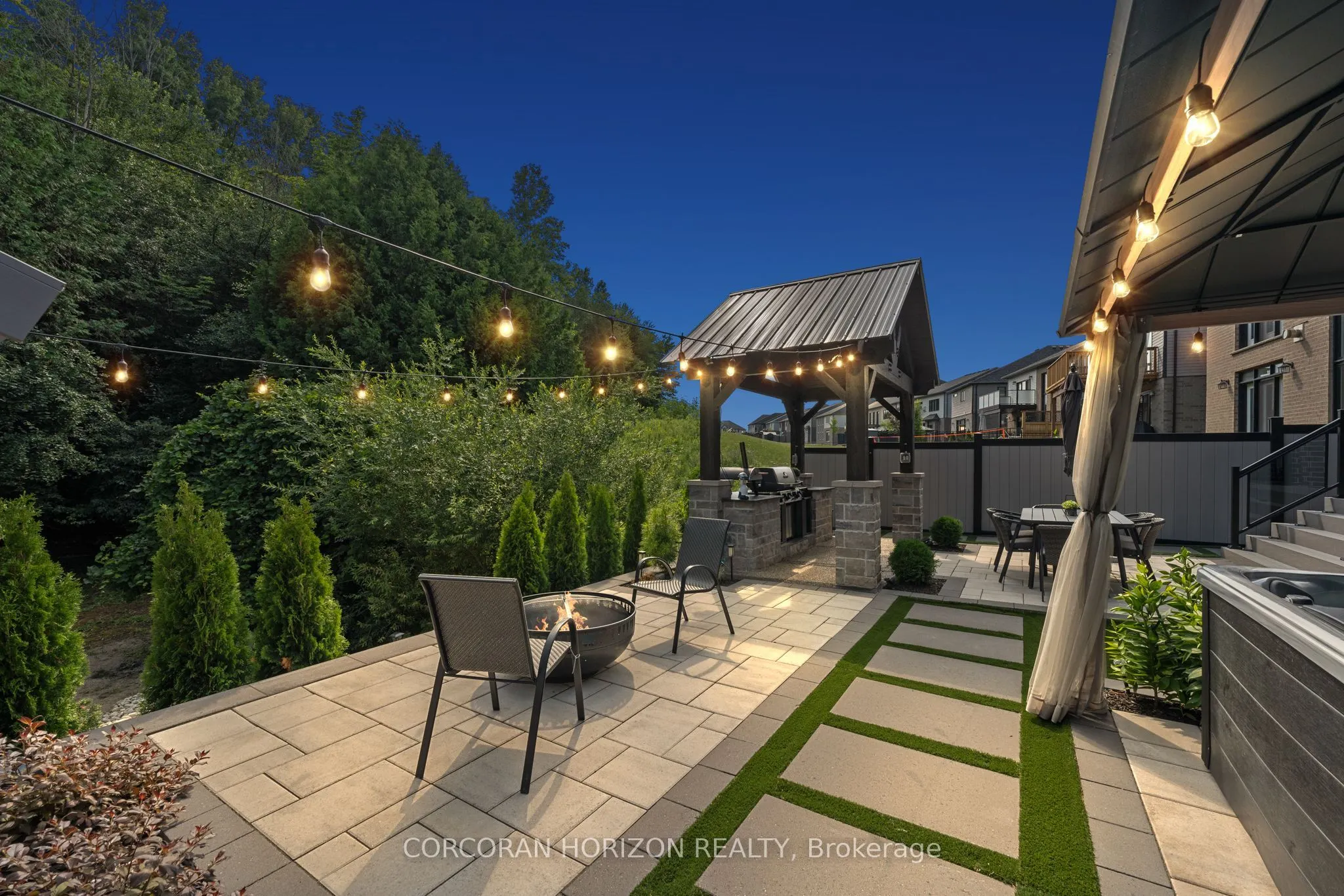 521 Bridgemill Crescent
