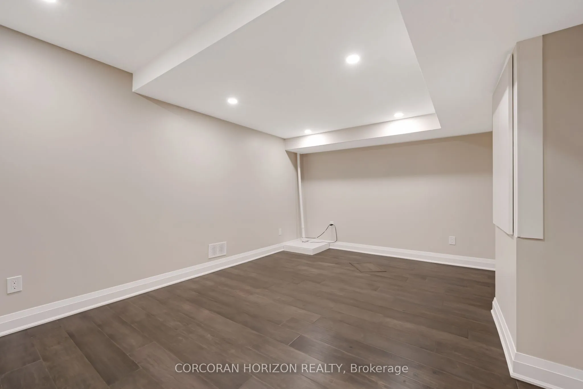 521 Bridgemill Crescent