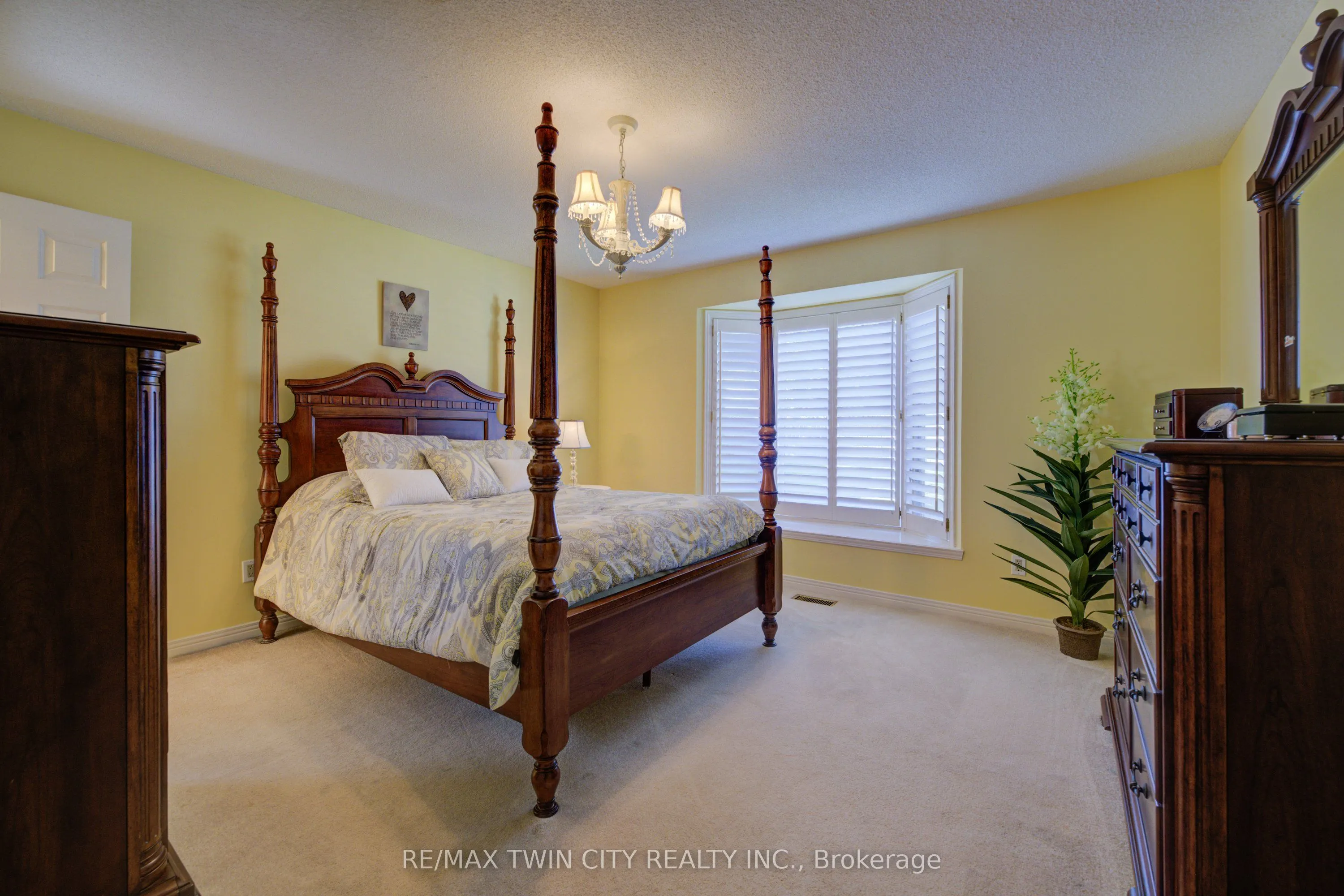 592 Manorwood Court